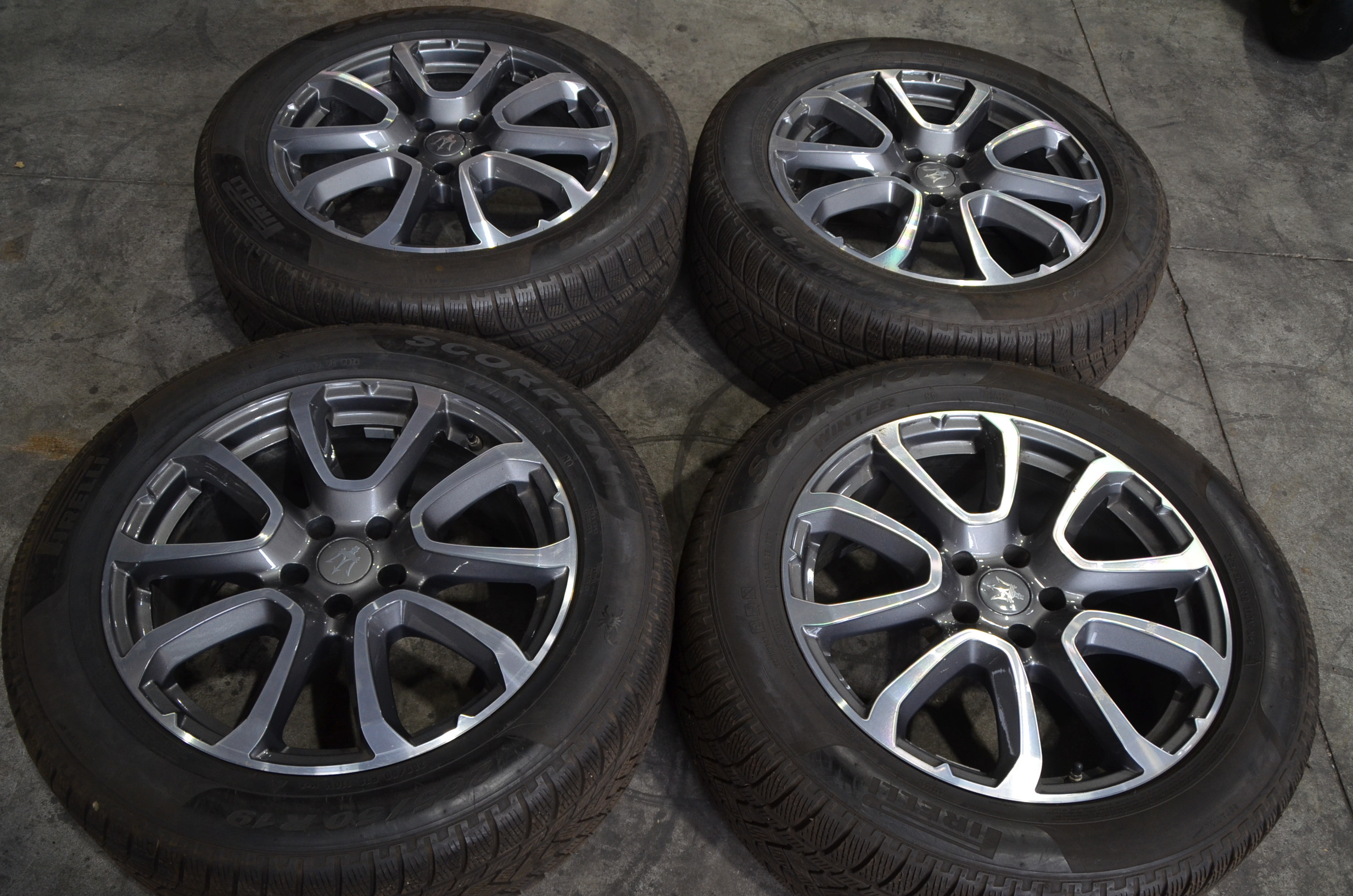 Maserati LEVANTE - 670044699 (KIT COMPLETO) 19"