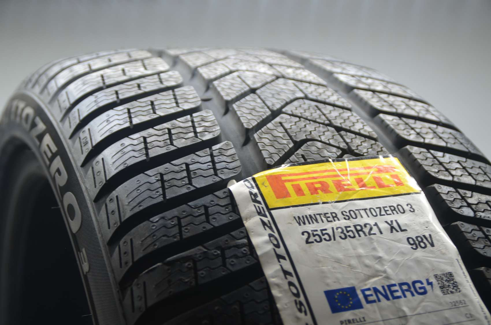 Pirelli SOTTOZERO 3 255/35 R21