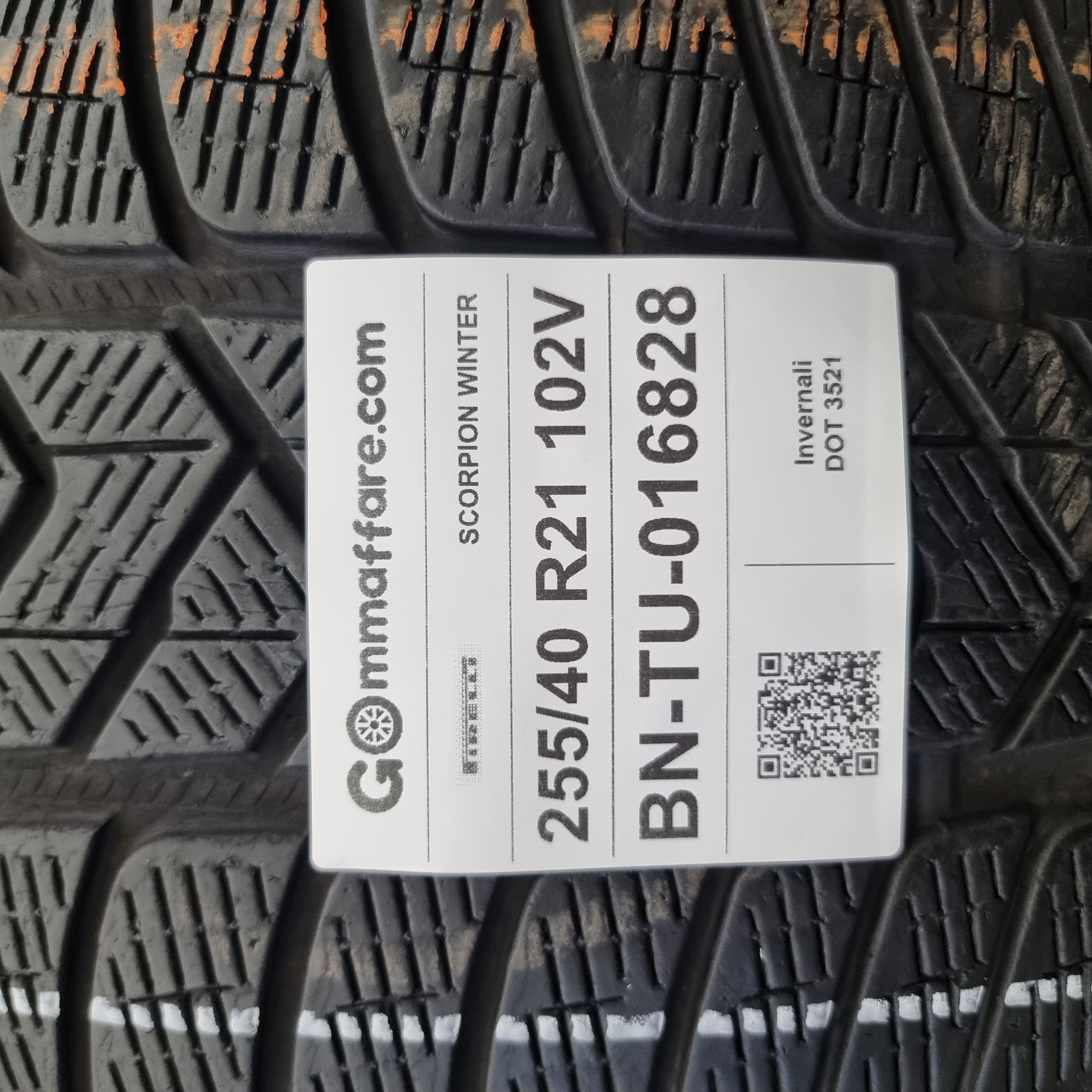 Pirelli SCORPION WINTER 255/40 R21