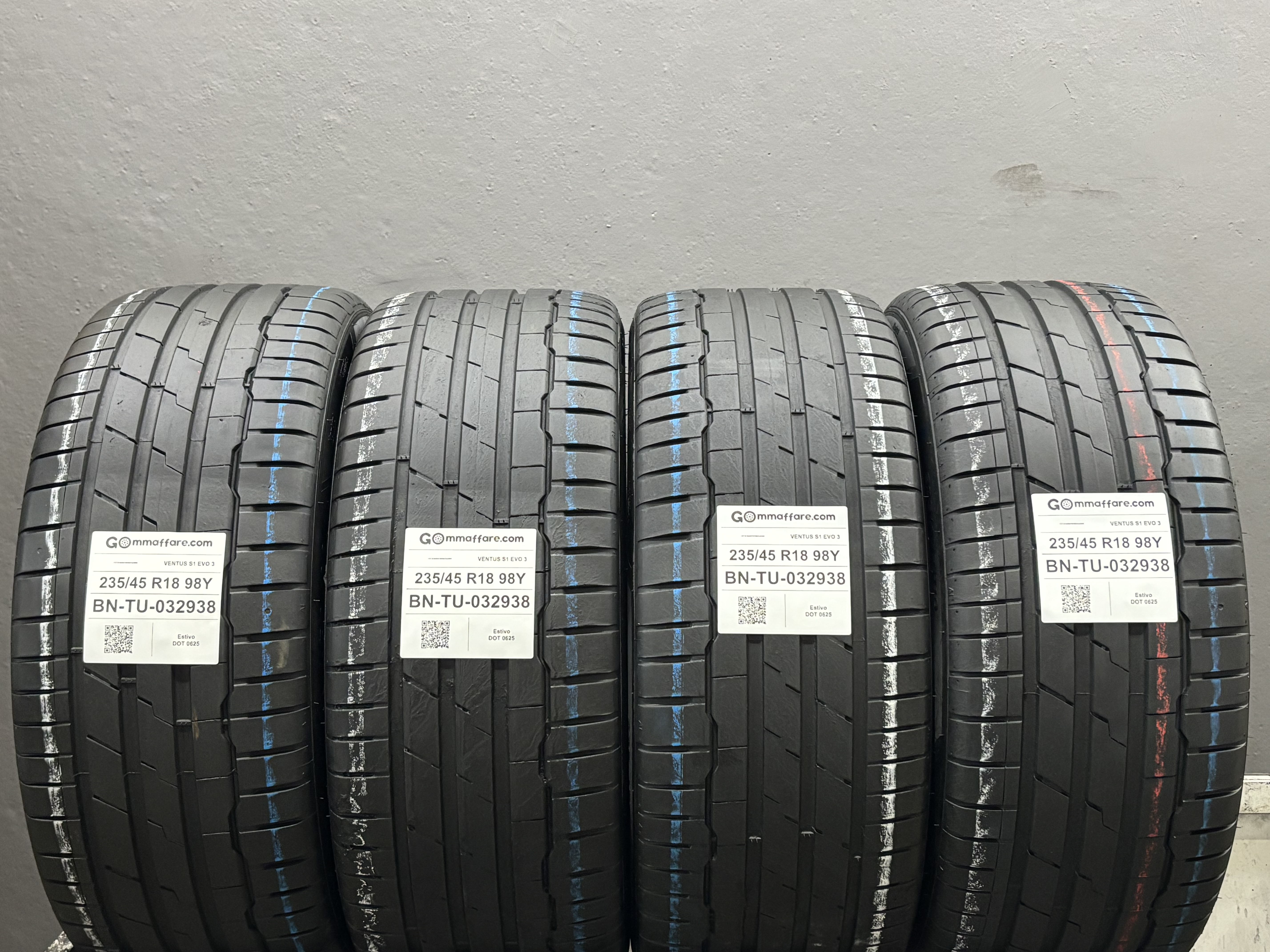 Hankook VENTUS S1 EVO 3 235/45 R18