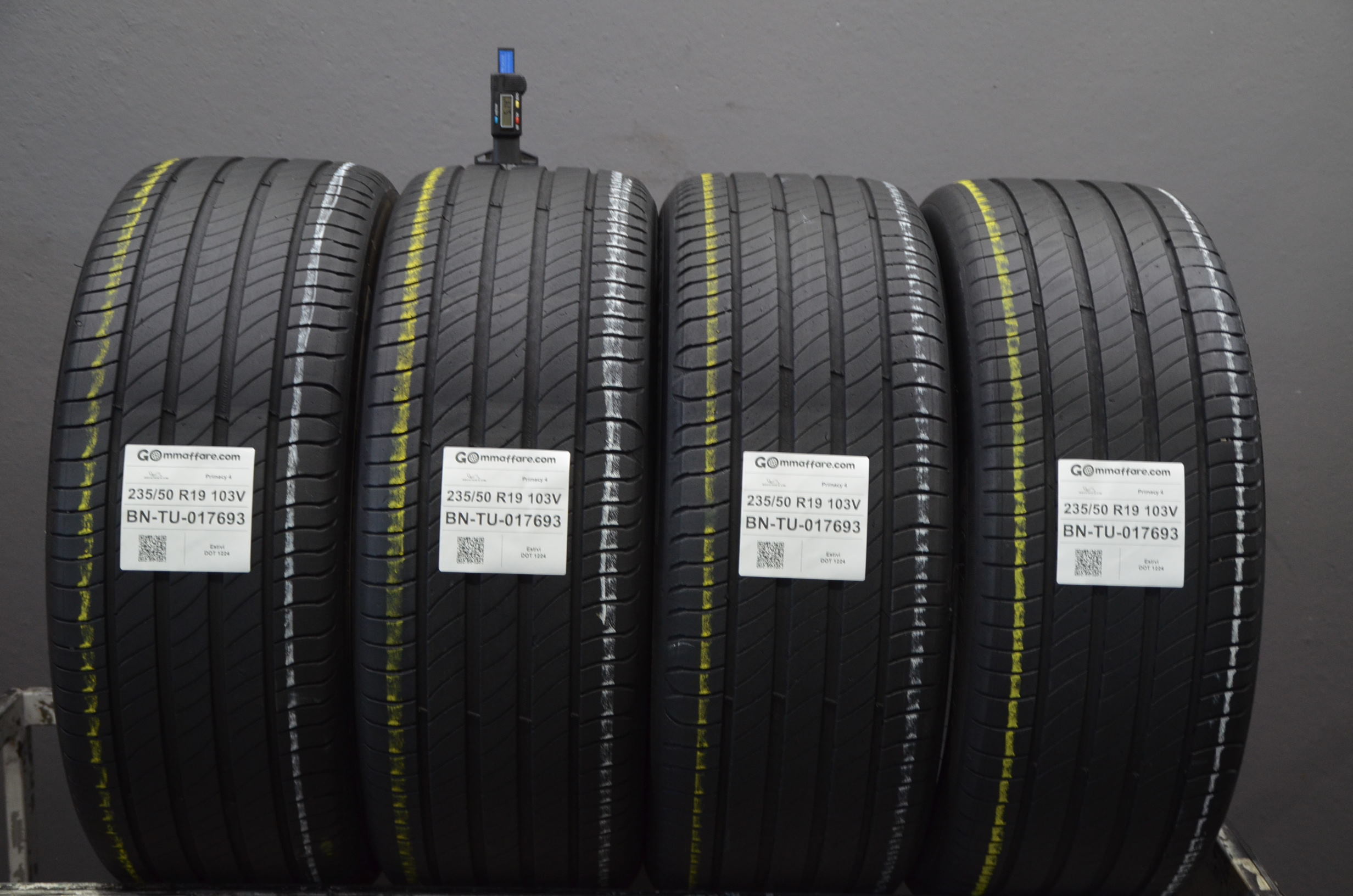 Michelin Primacy 4 235/50 R19
