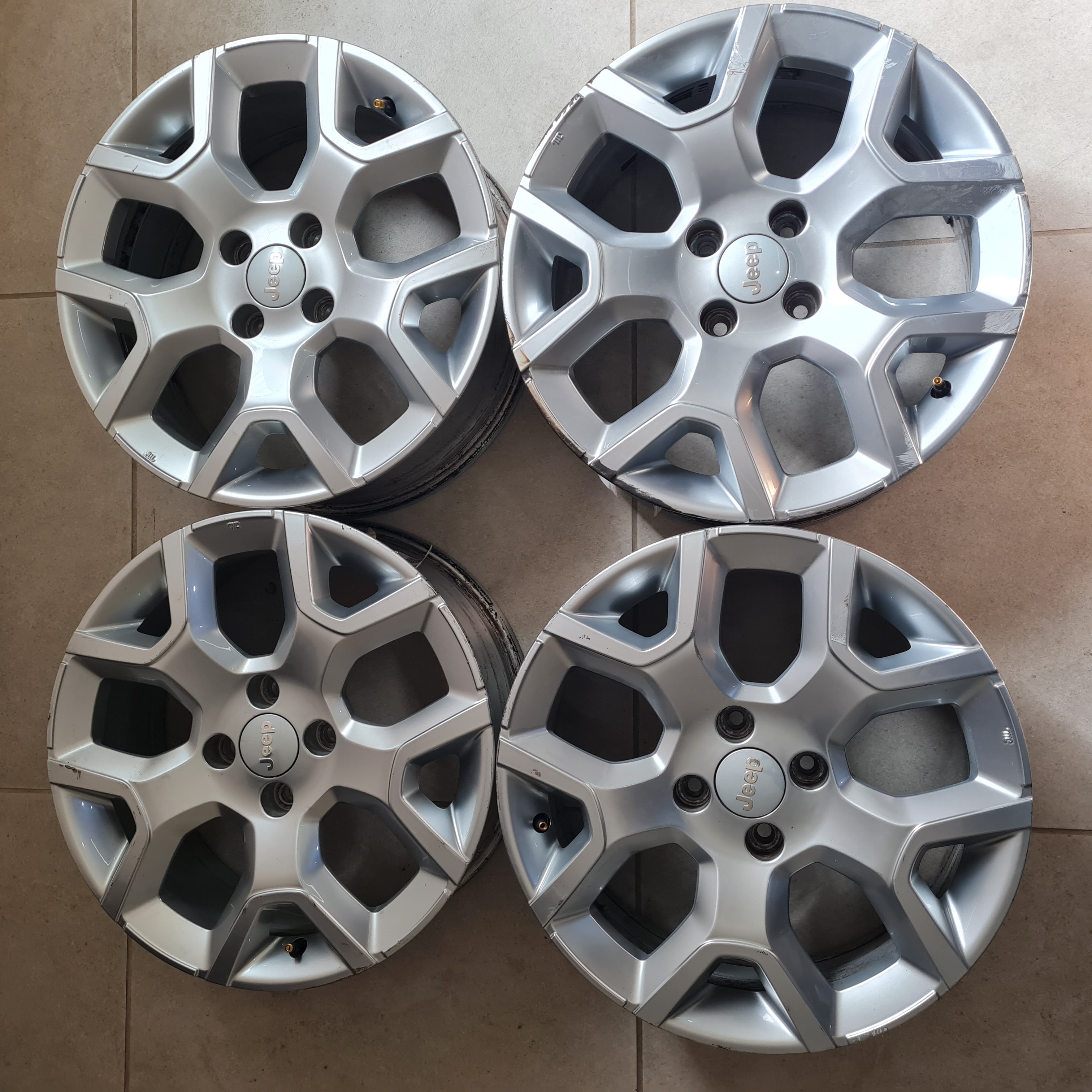Jeep Mopar AVENGER   52197381 - 52197382 17"