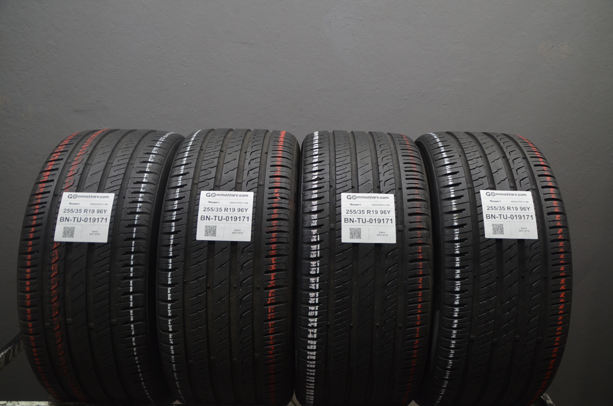 Barum BRAVURIS 5 HM 255/35 R19