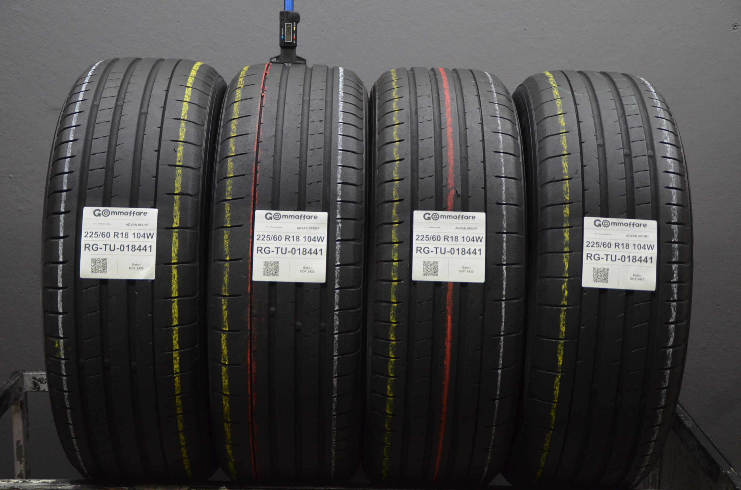Yokohama ADVAN SPORT 225/60 R18