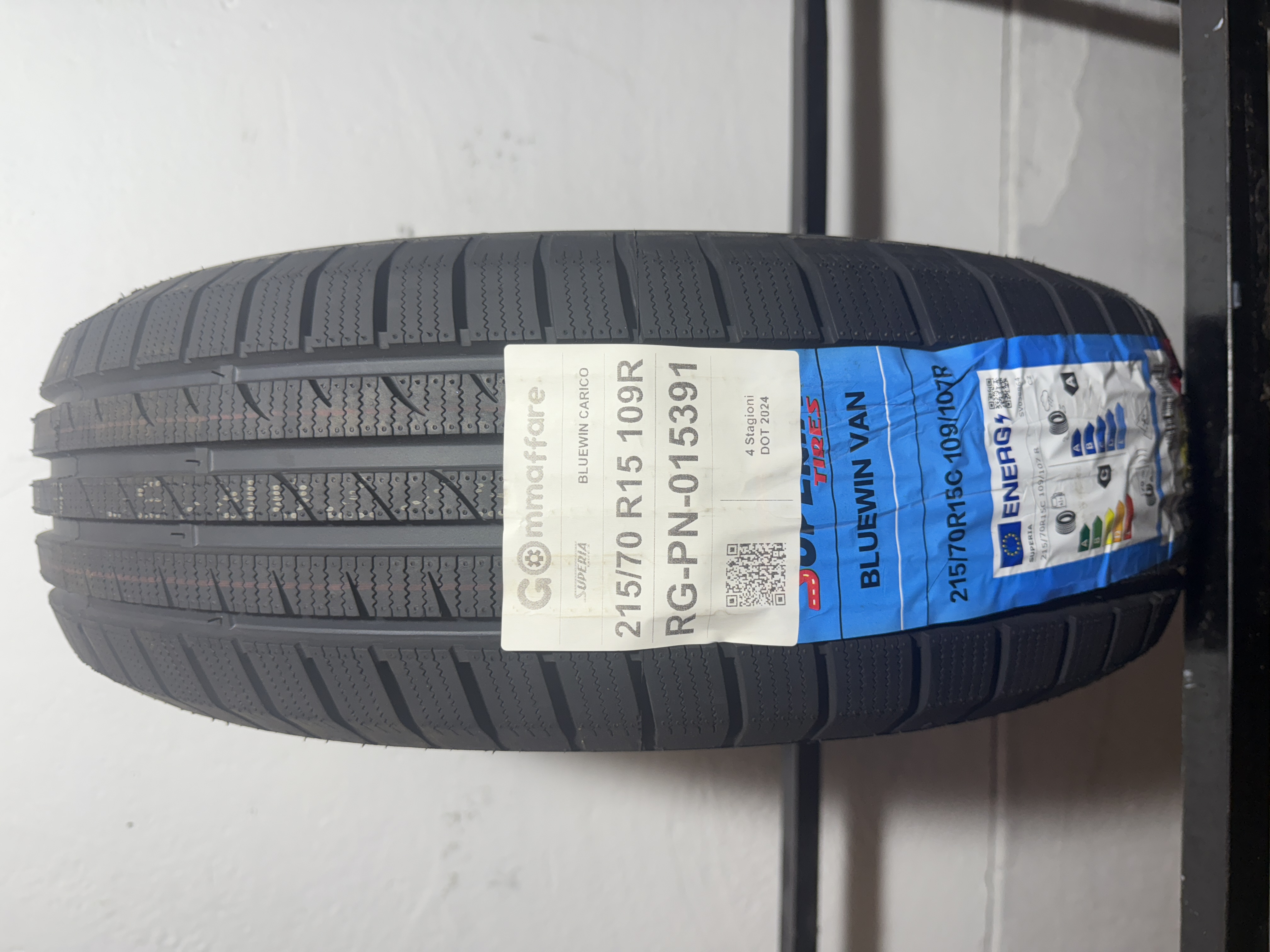 Superia Tyres BLUEWIN CARICO 215/70 R15