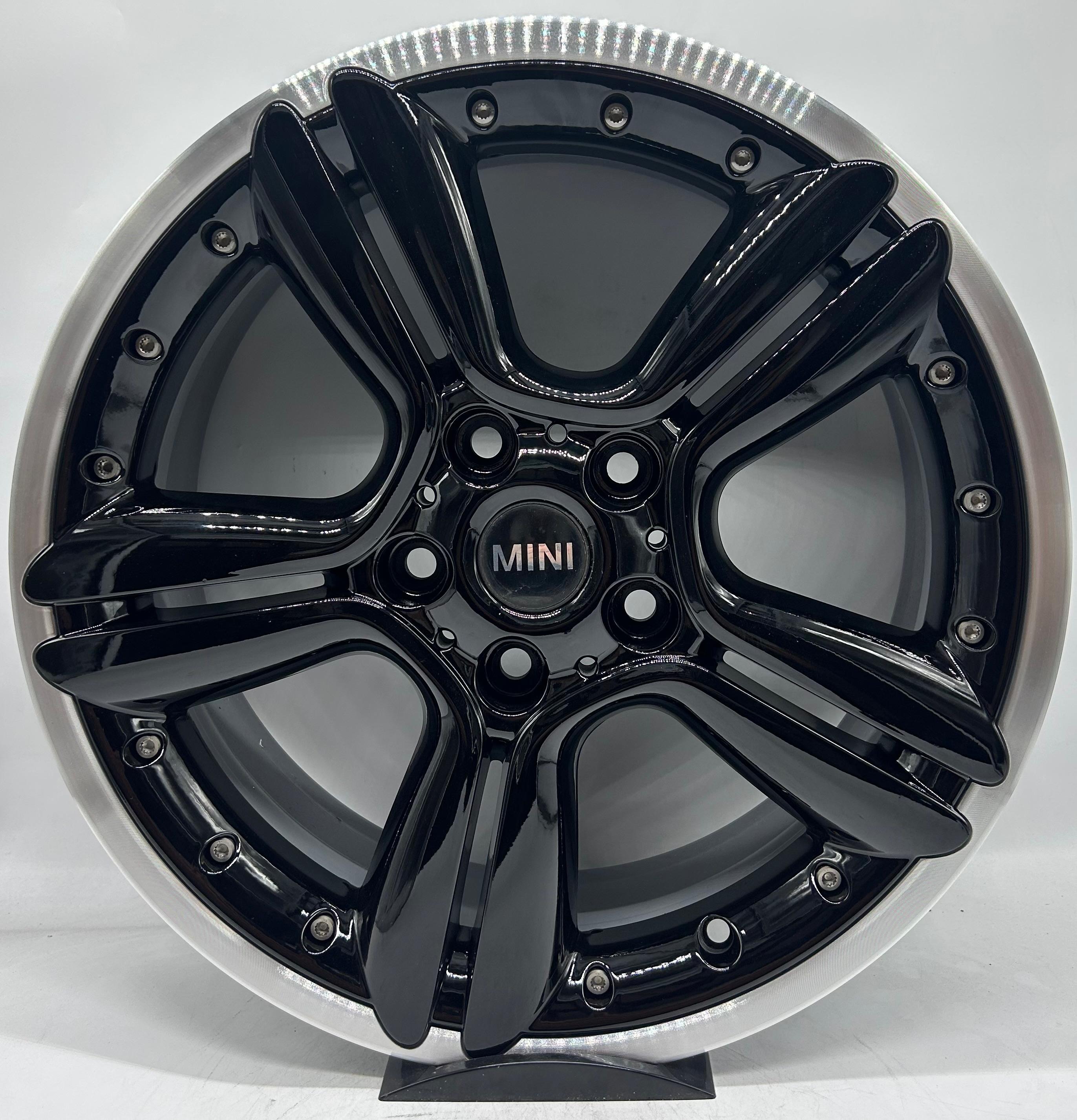 Mini COUNTRYMAN PACEMAN - 9803727 18"