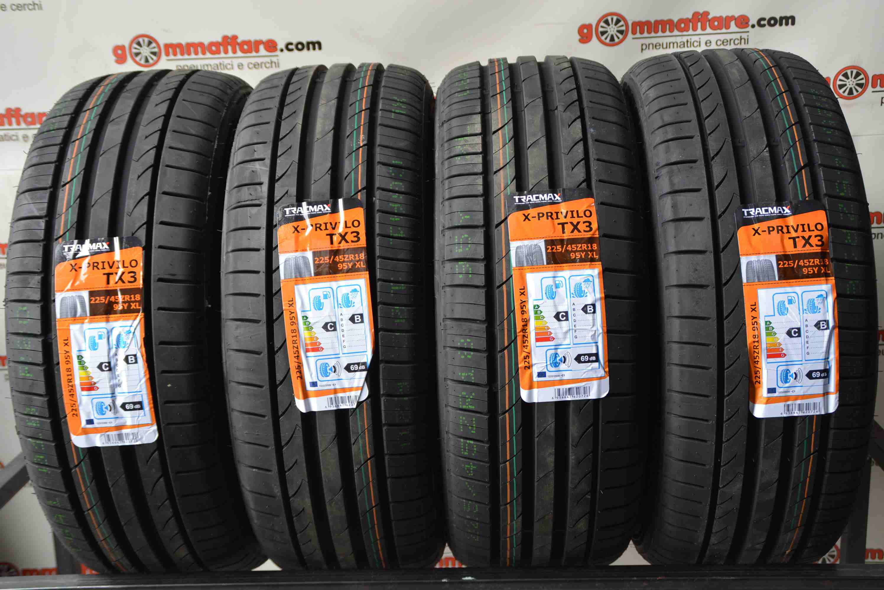 Tracmax X Privilo TX3 XL 225/45 R18