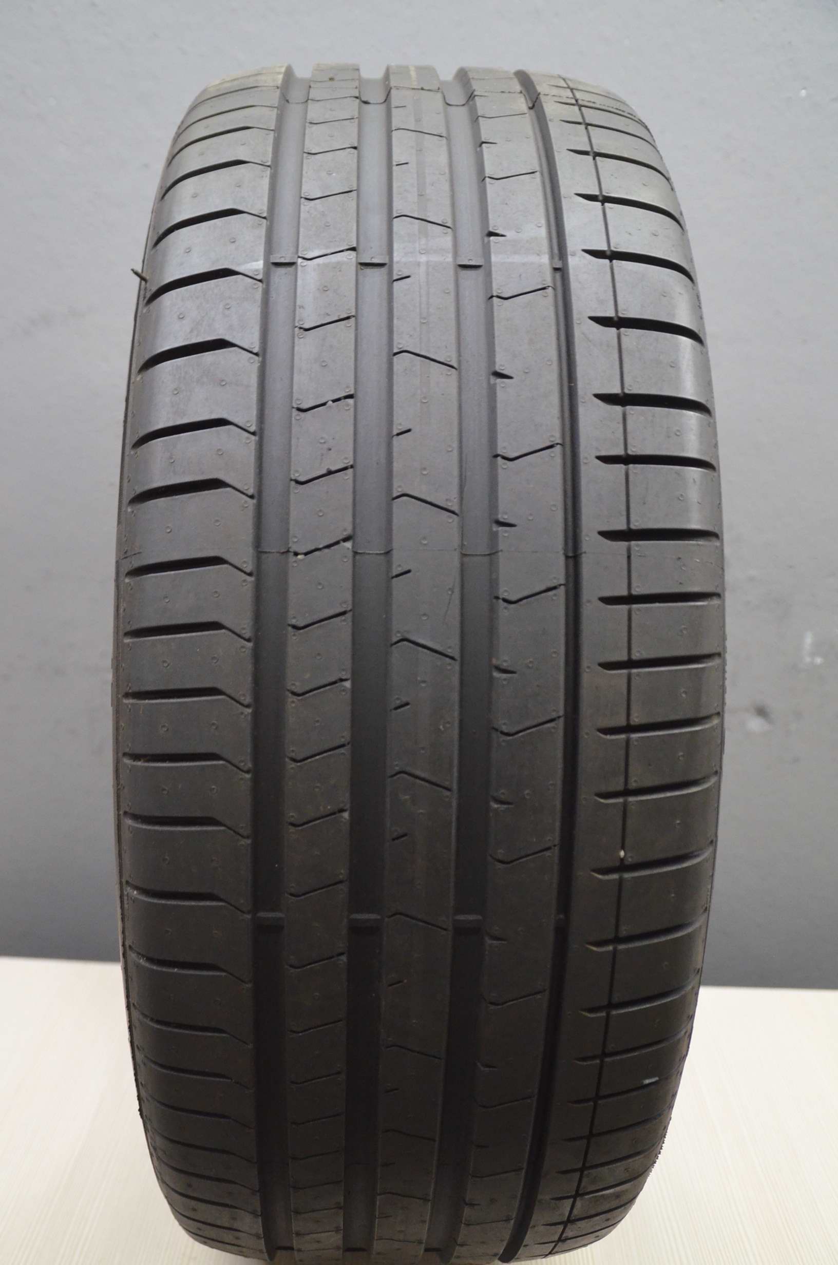 Pirelli P-ZERO PZ4 AR