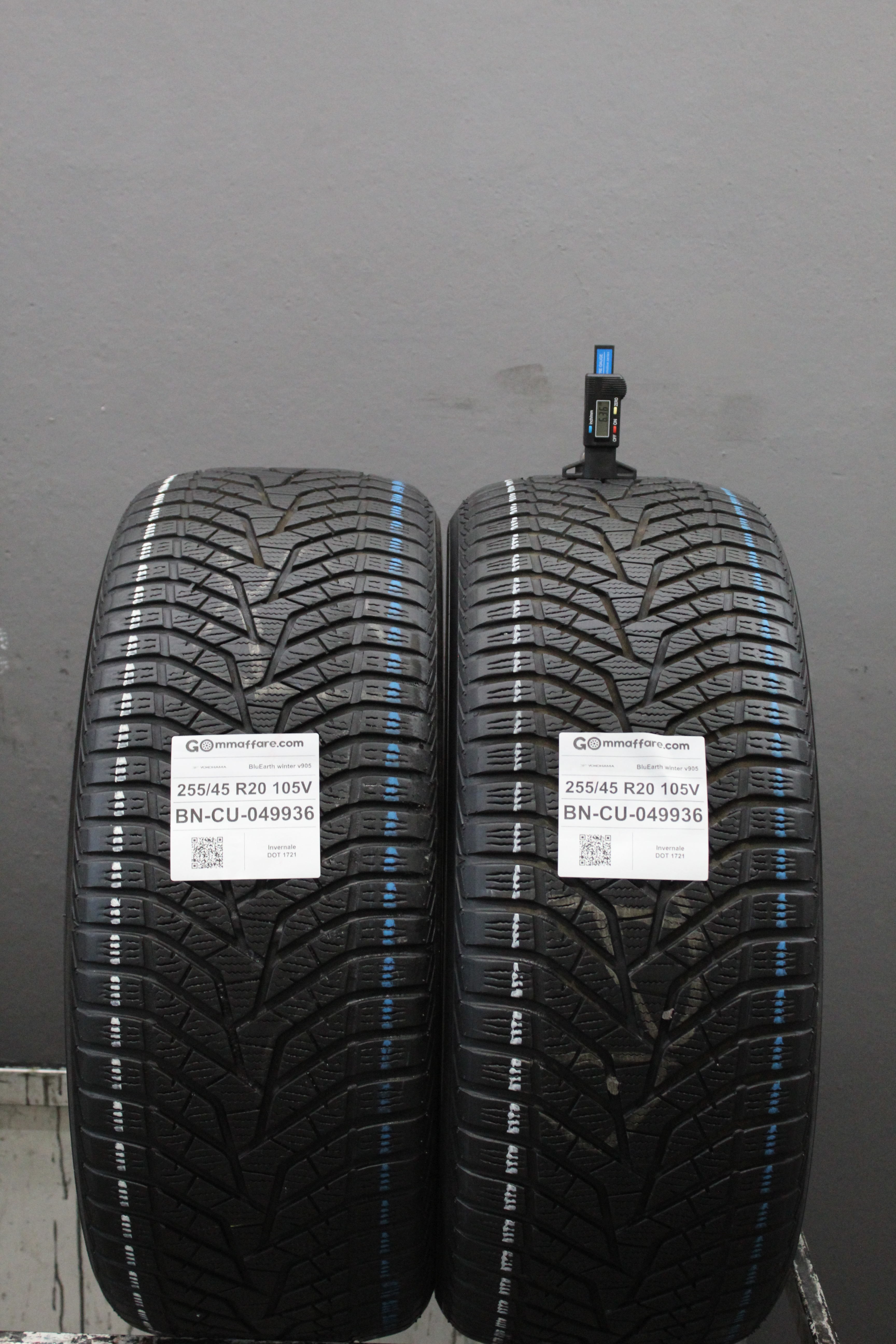 Yokohama BluEarth winter v905 255/45 R20