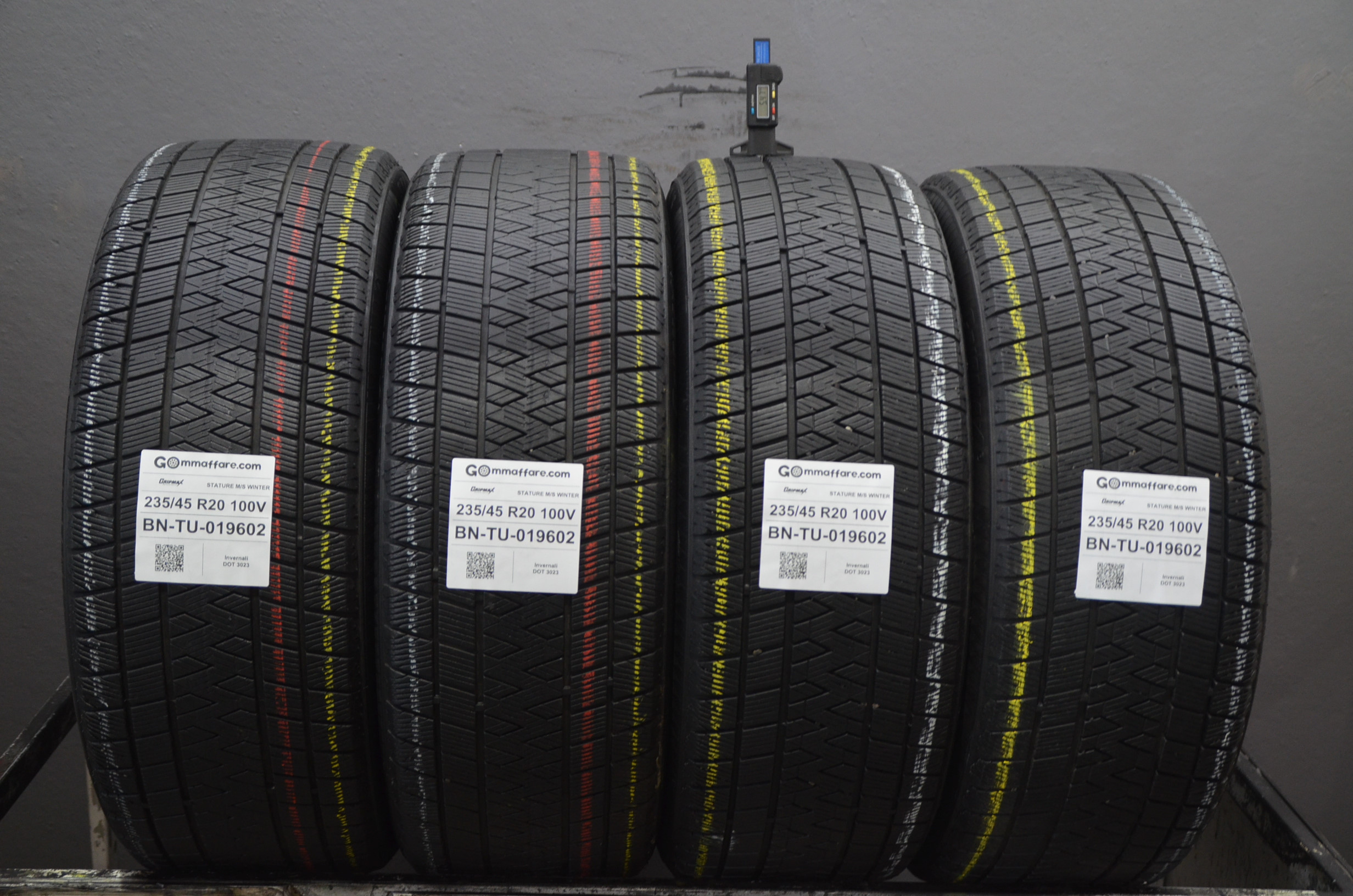 Gripmax STATURE M/S WINTER 235/45 R20
