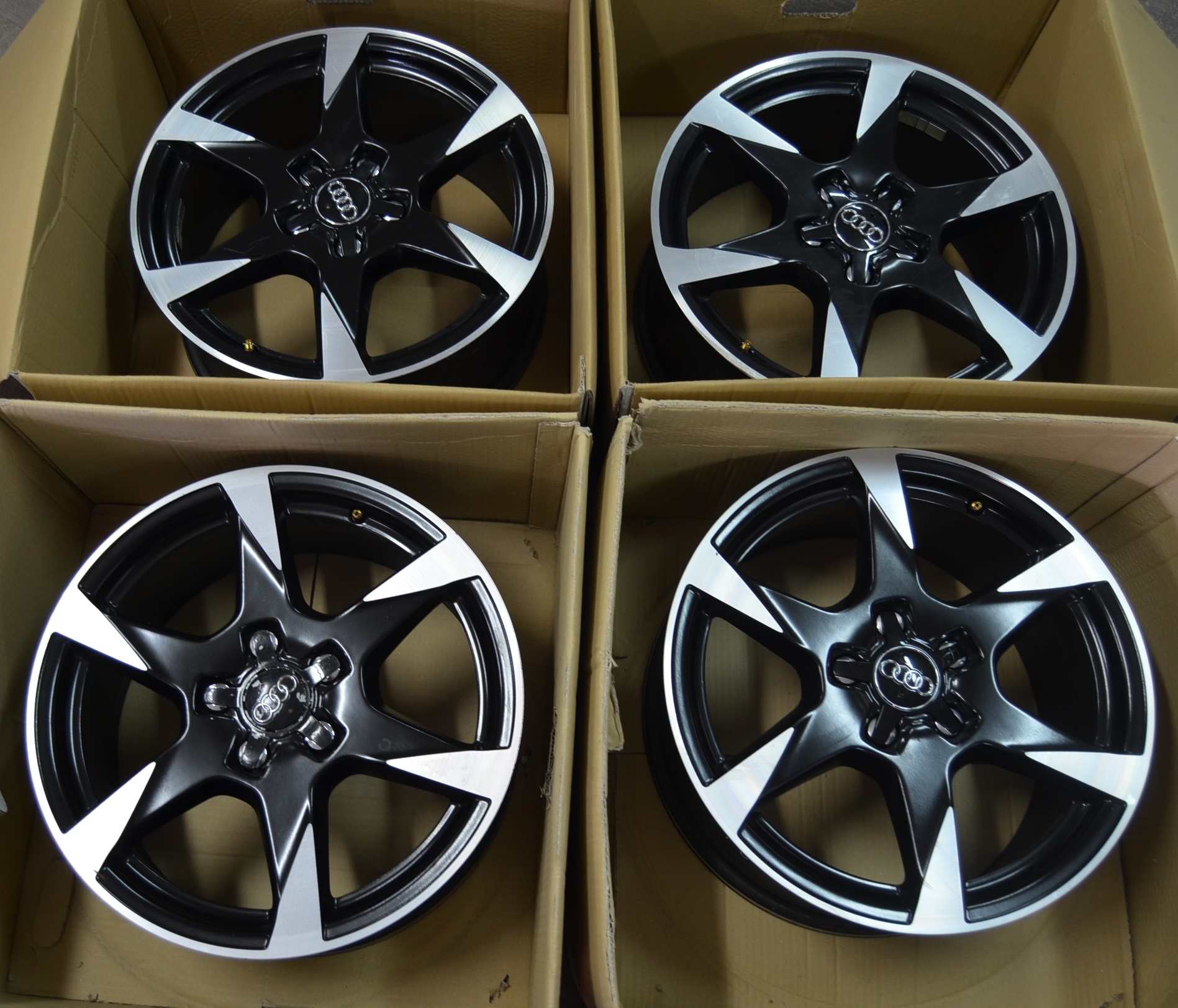 Audi A4 A6 A8 Q5 18"
