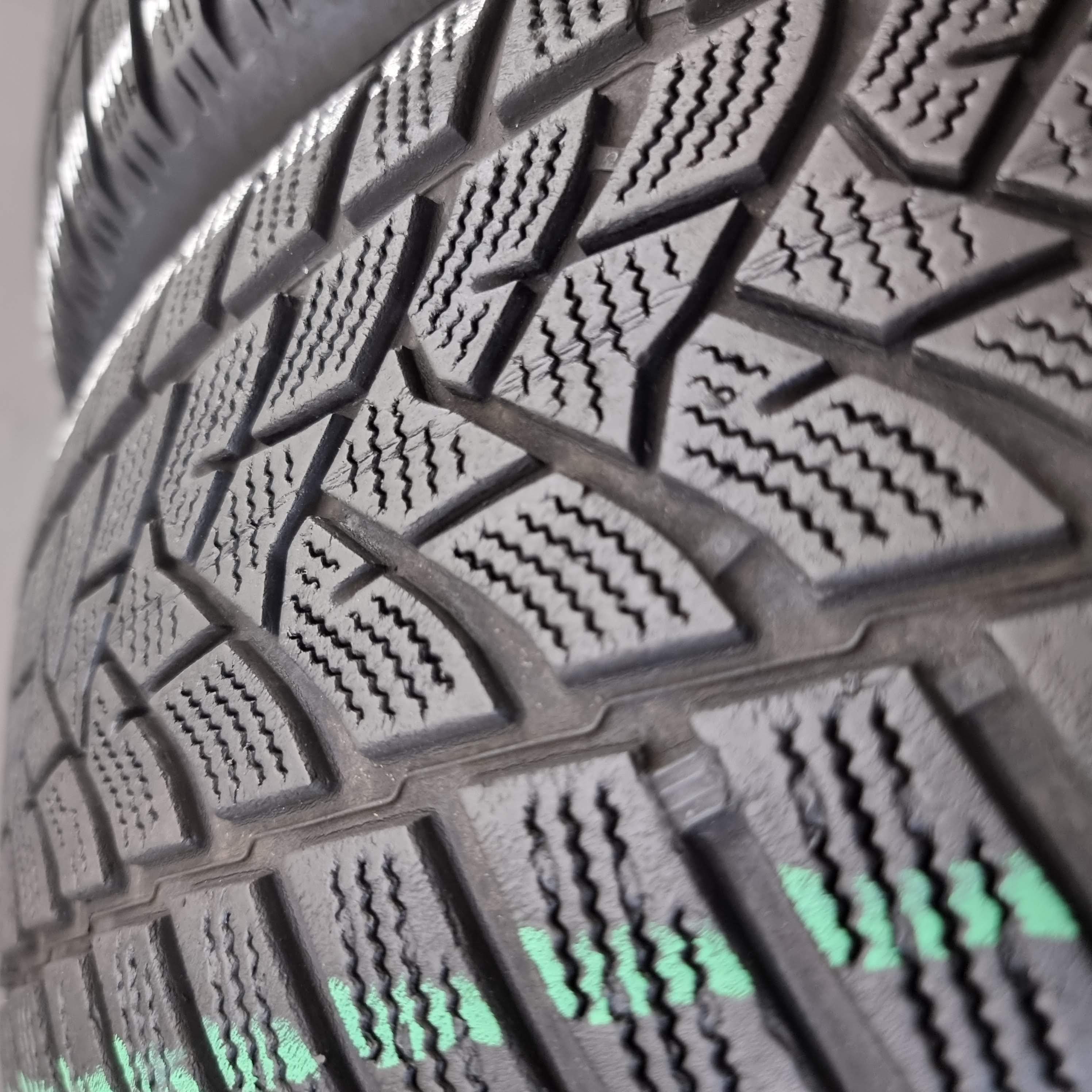 Dunlop WINTER SPORT 5 215/60 R16