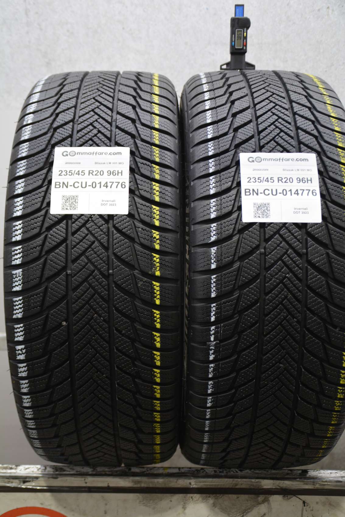 Bridgestone Blizzak LM 001 MO 235/45 R20