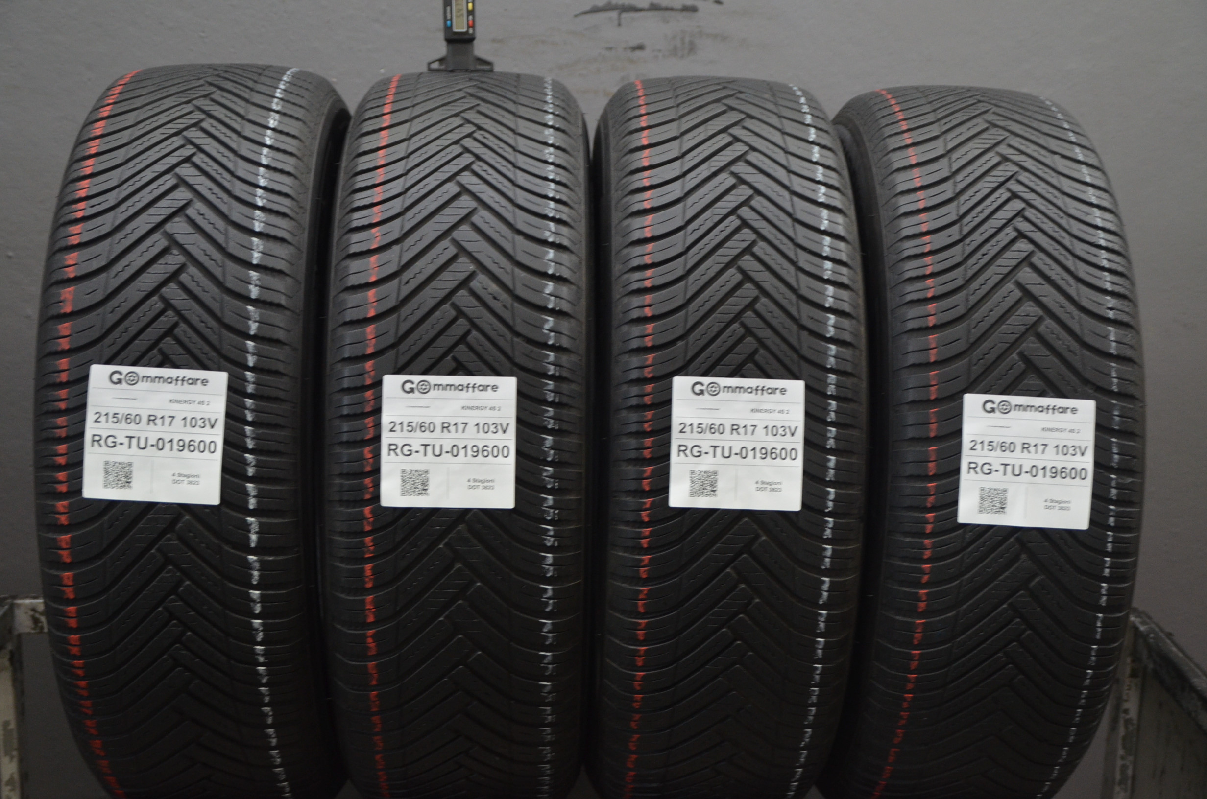 Hankook KINERGY 4S 2 215/60 R17