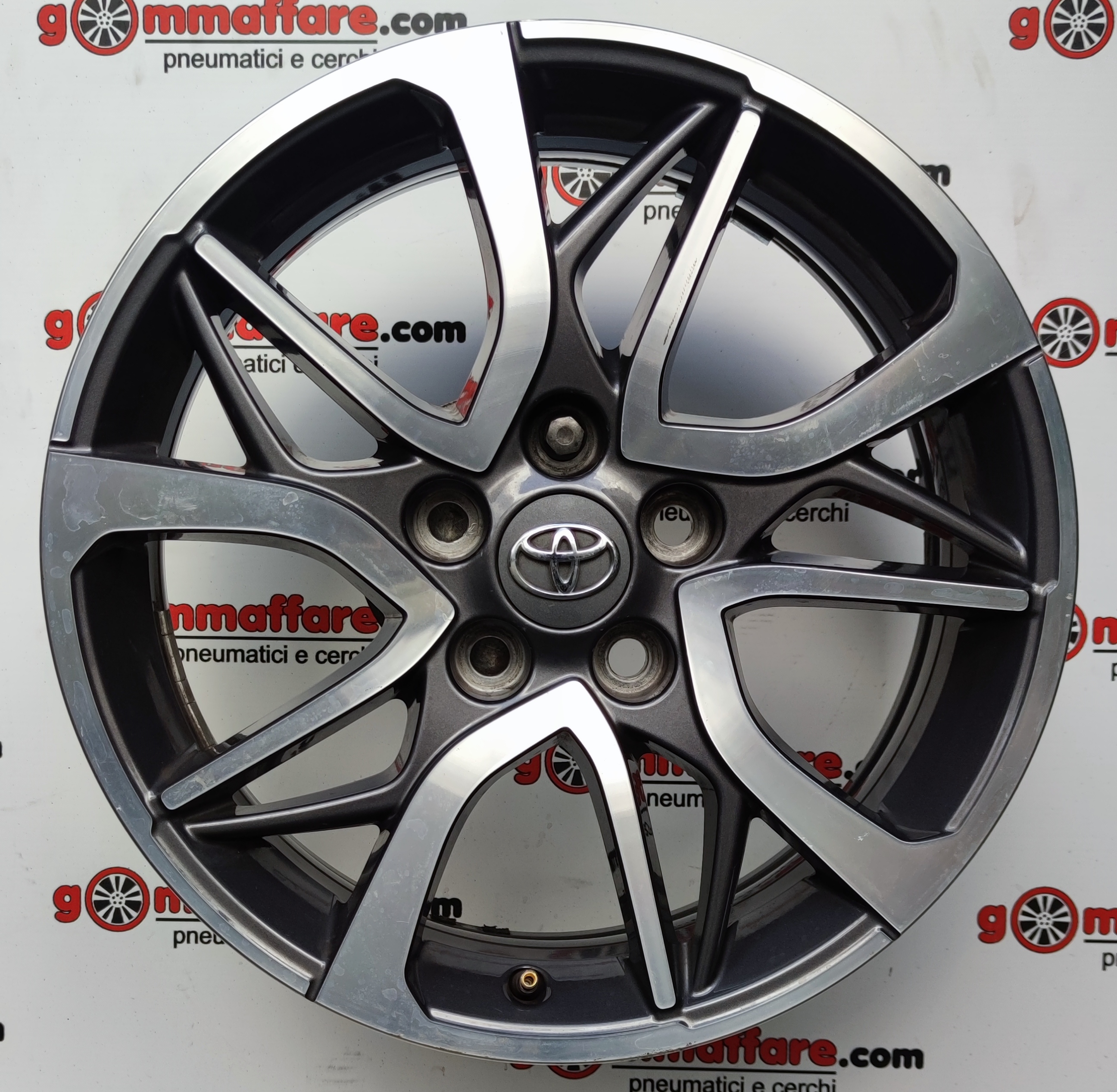 Toyota COROLLA RAV4 - PW4570R000 17"