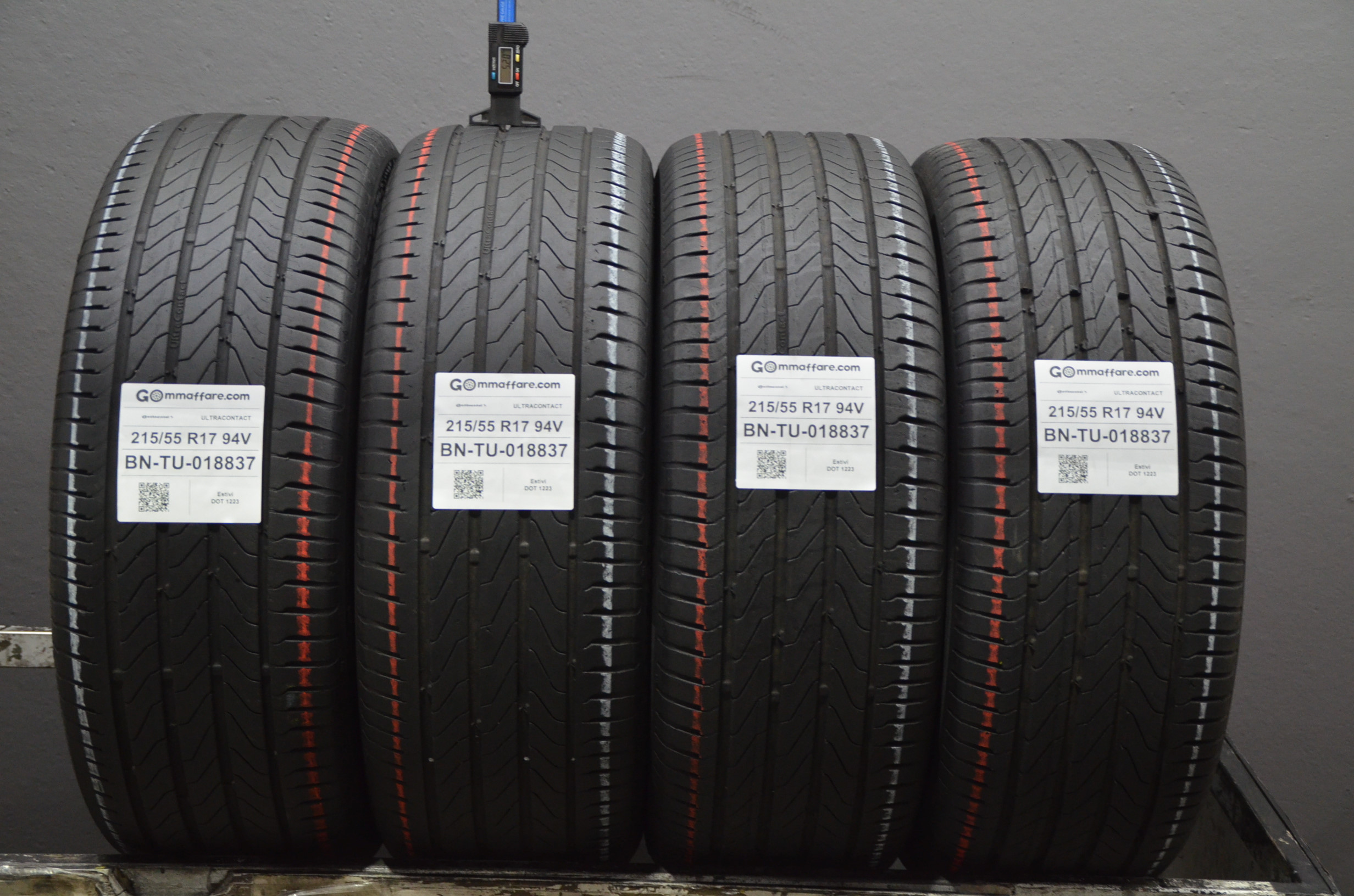 Continental ULTRACONTACT 215/55 R17