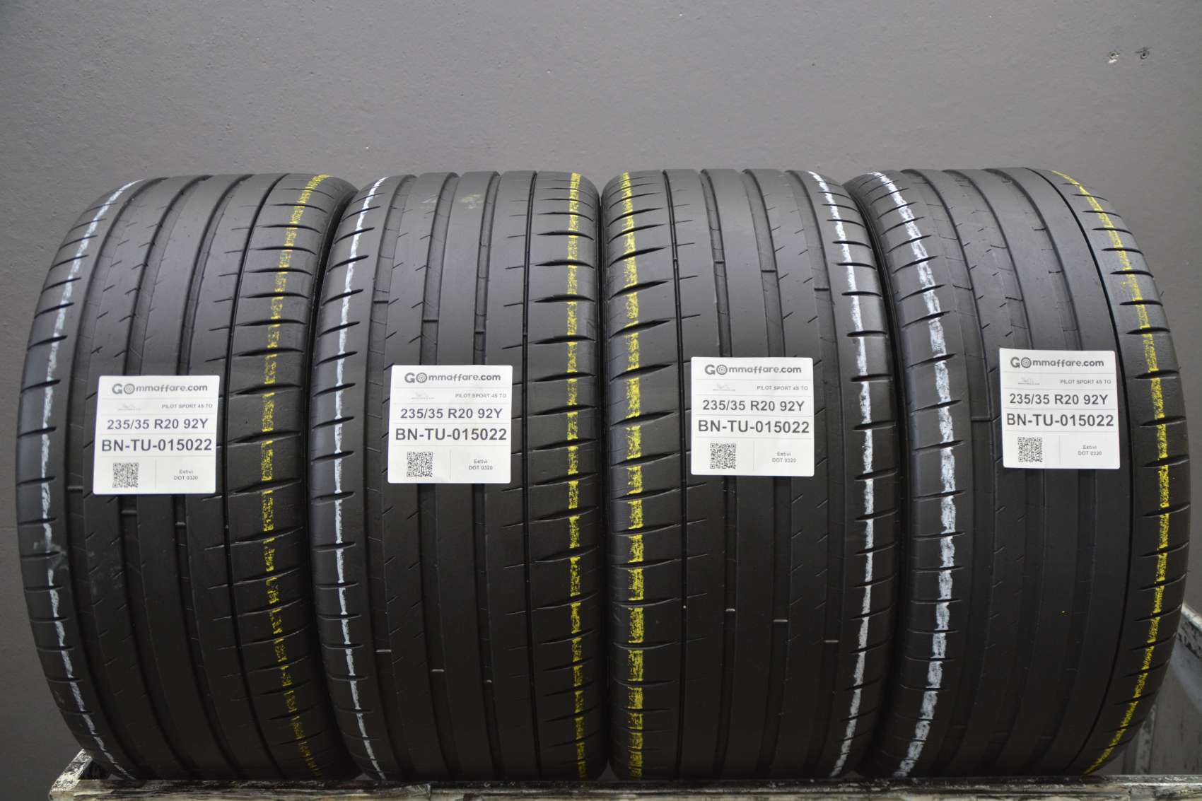 Michelin PILOT SPORT 4S TO 235/35 R20