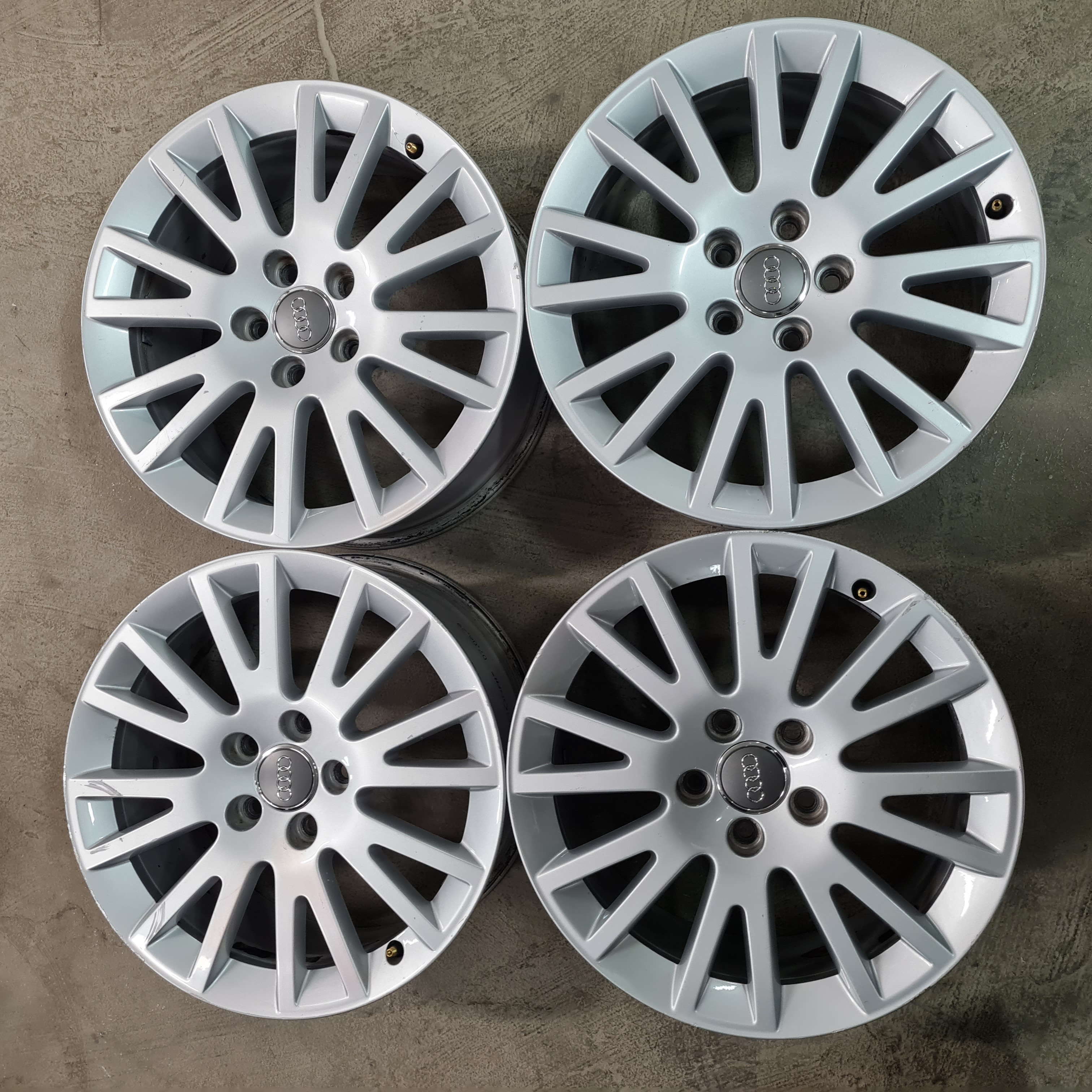 Audi A3 S3    8P0601025BF