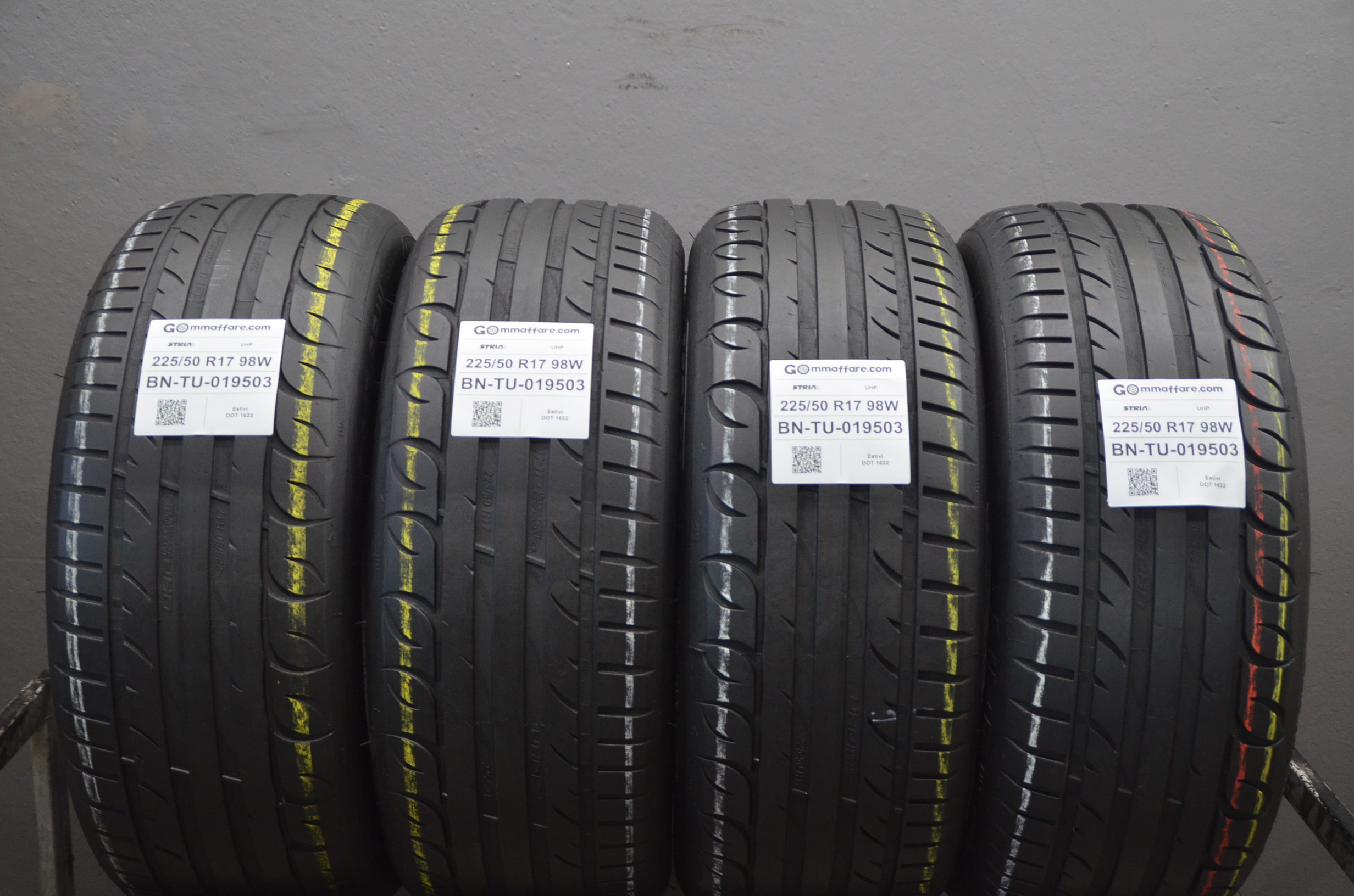 Strial UHP 225/50 R17