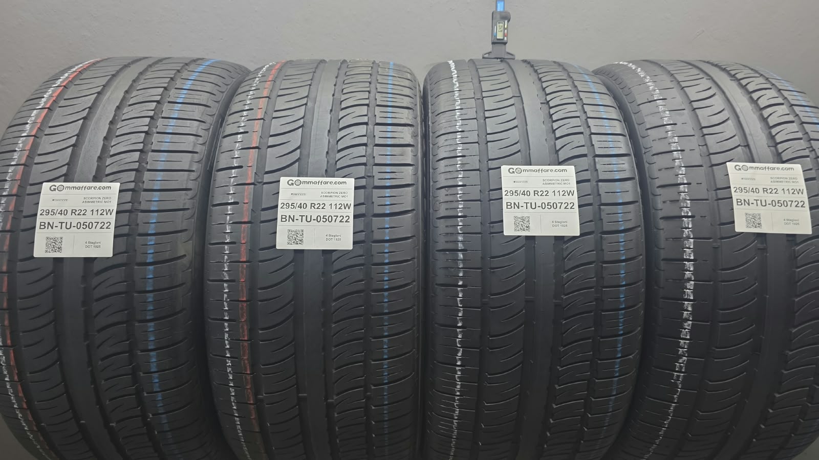 Pirelli SCORPION ZERO ASIMMETRIC MO1 295/40 R22