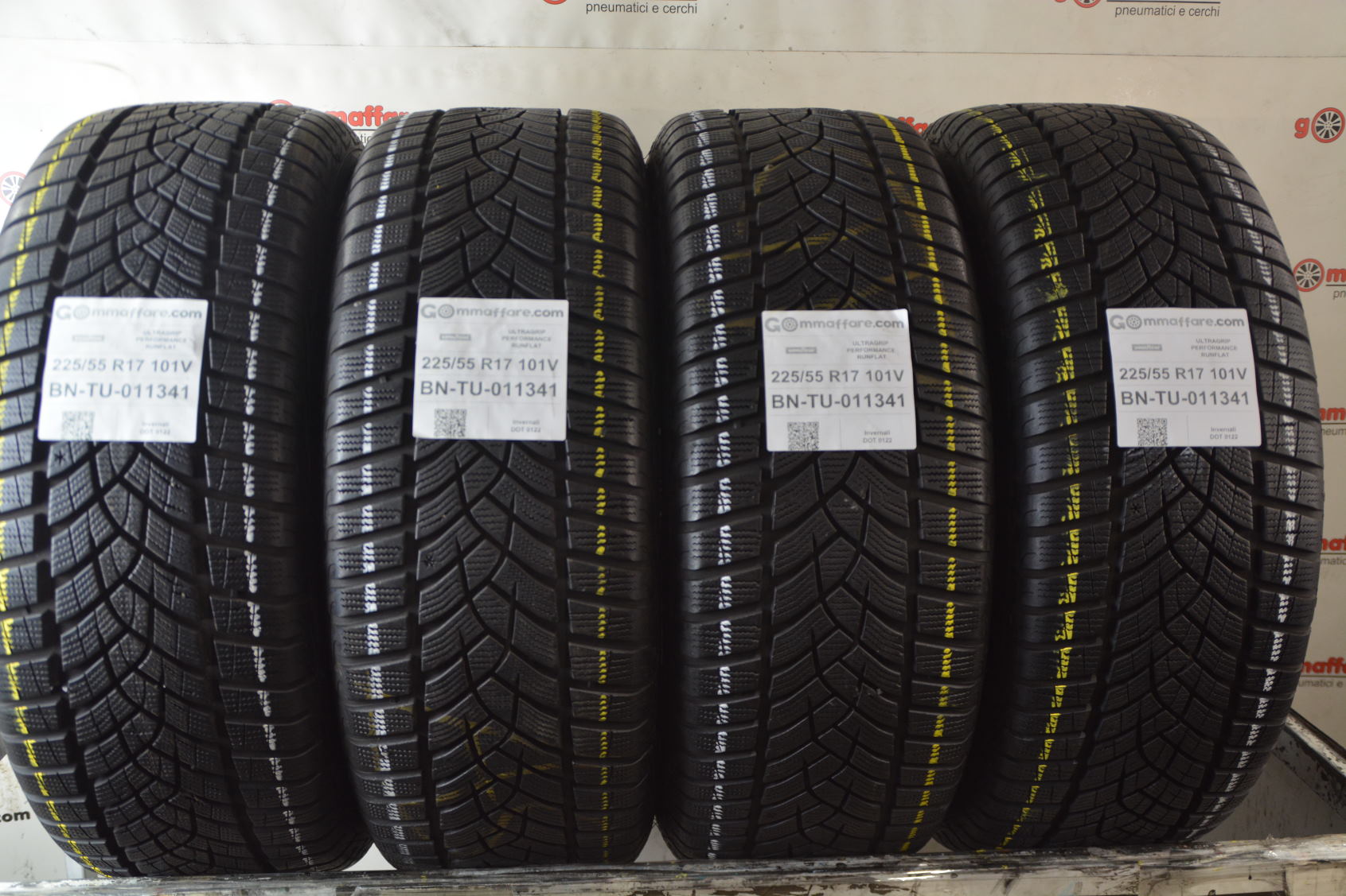 Goodyear ULTRAGRIP PERFORMANCE RUNFLAT 225/55 R17