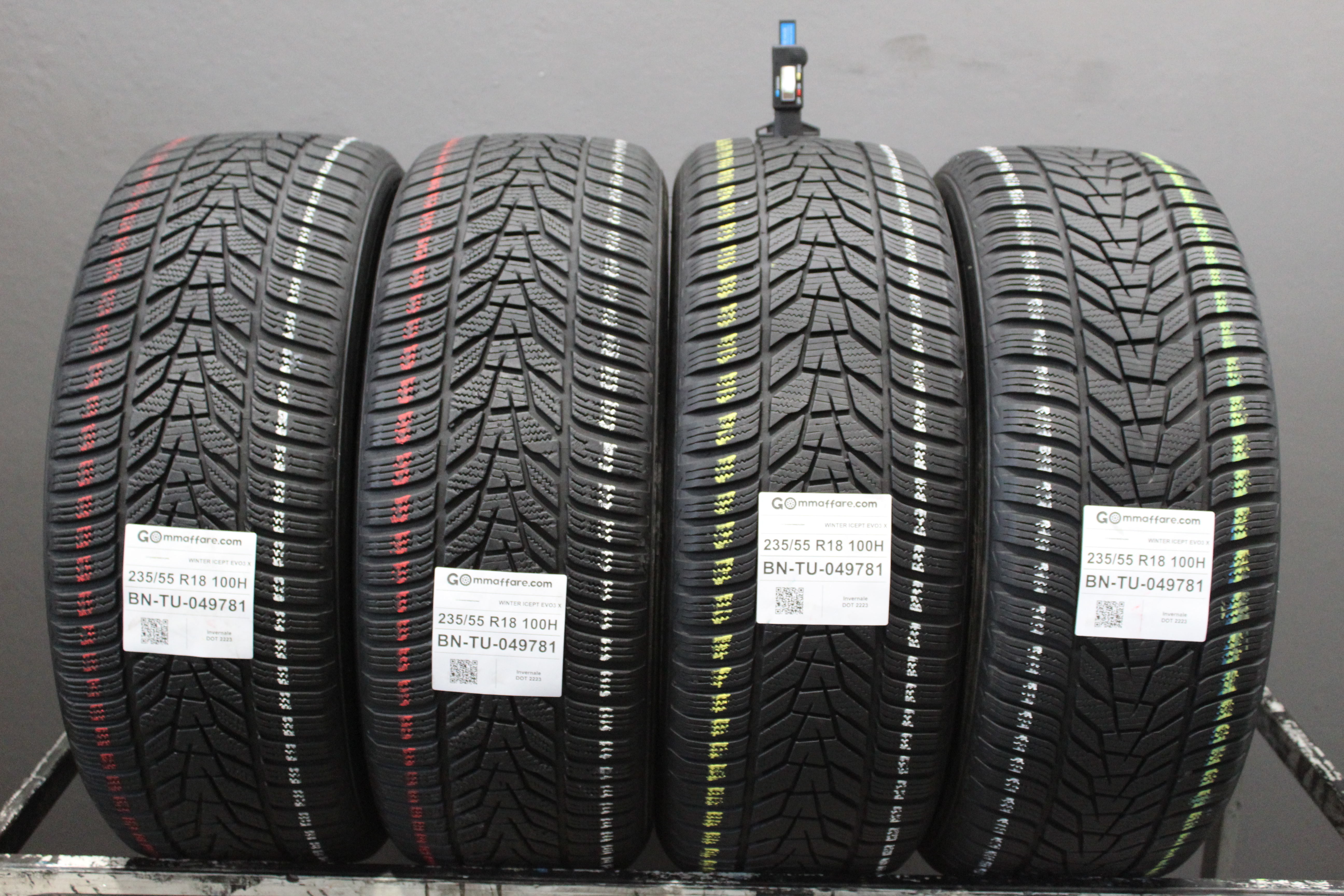 Hankook WINTER ICEPT EVO3 X 235/55 R18