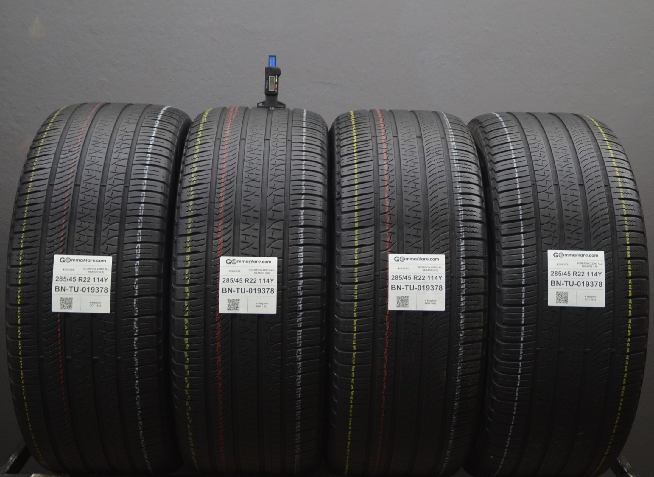 Pirelli SCORPION ZERO ALL SEASON (LR) 285/45 R22