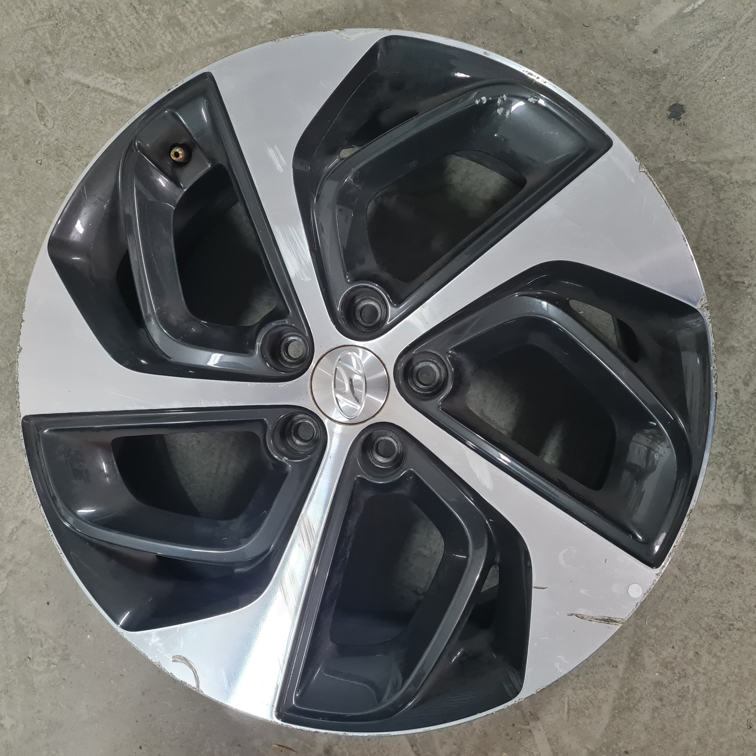 Hyundai TUCSON   52910D7410 19"