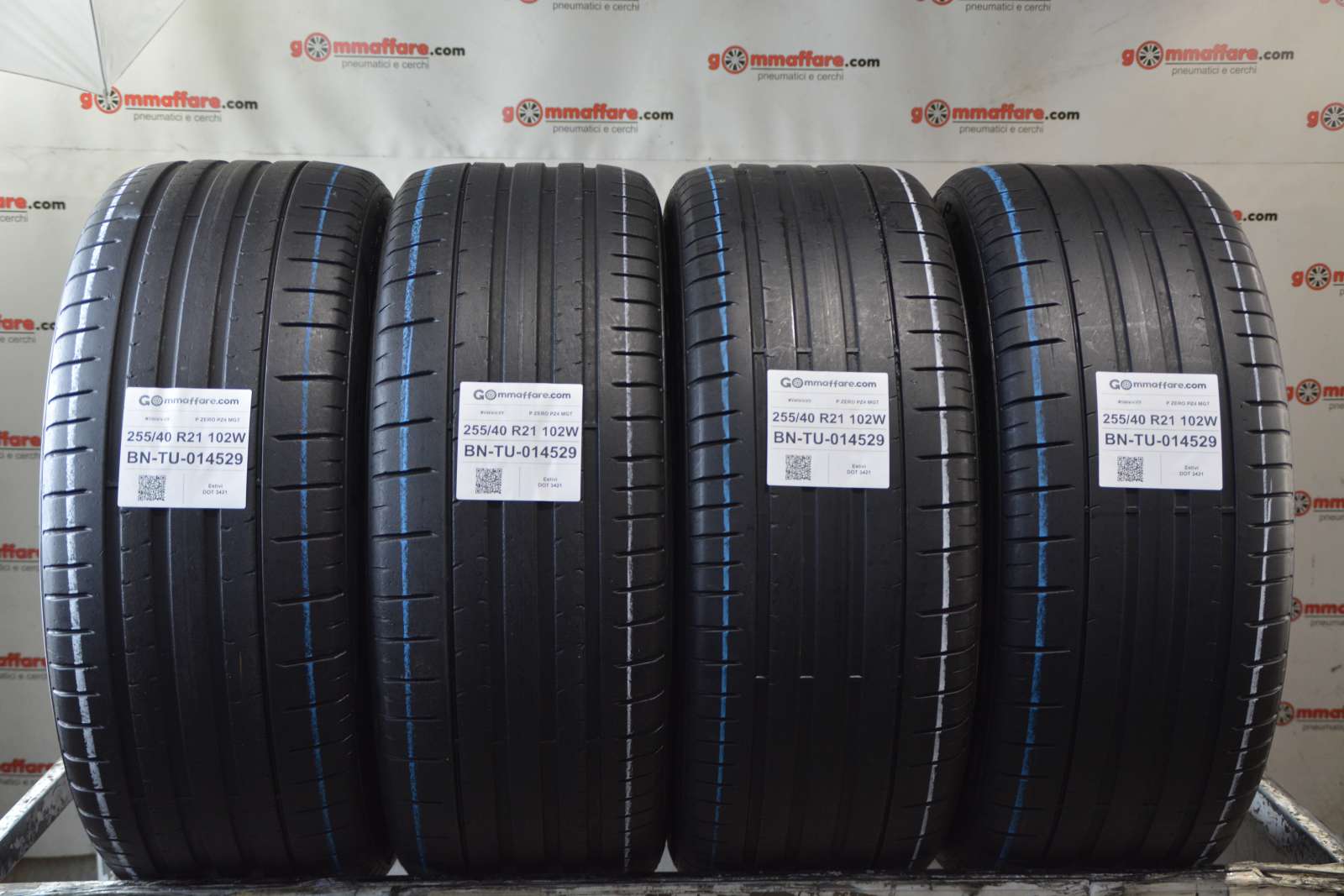 Pirelli P ZERO PZ4 MGT 255/40 R21