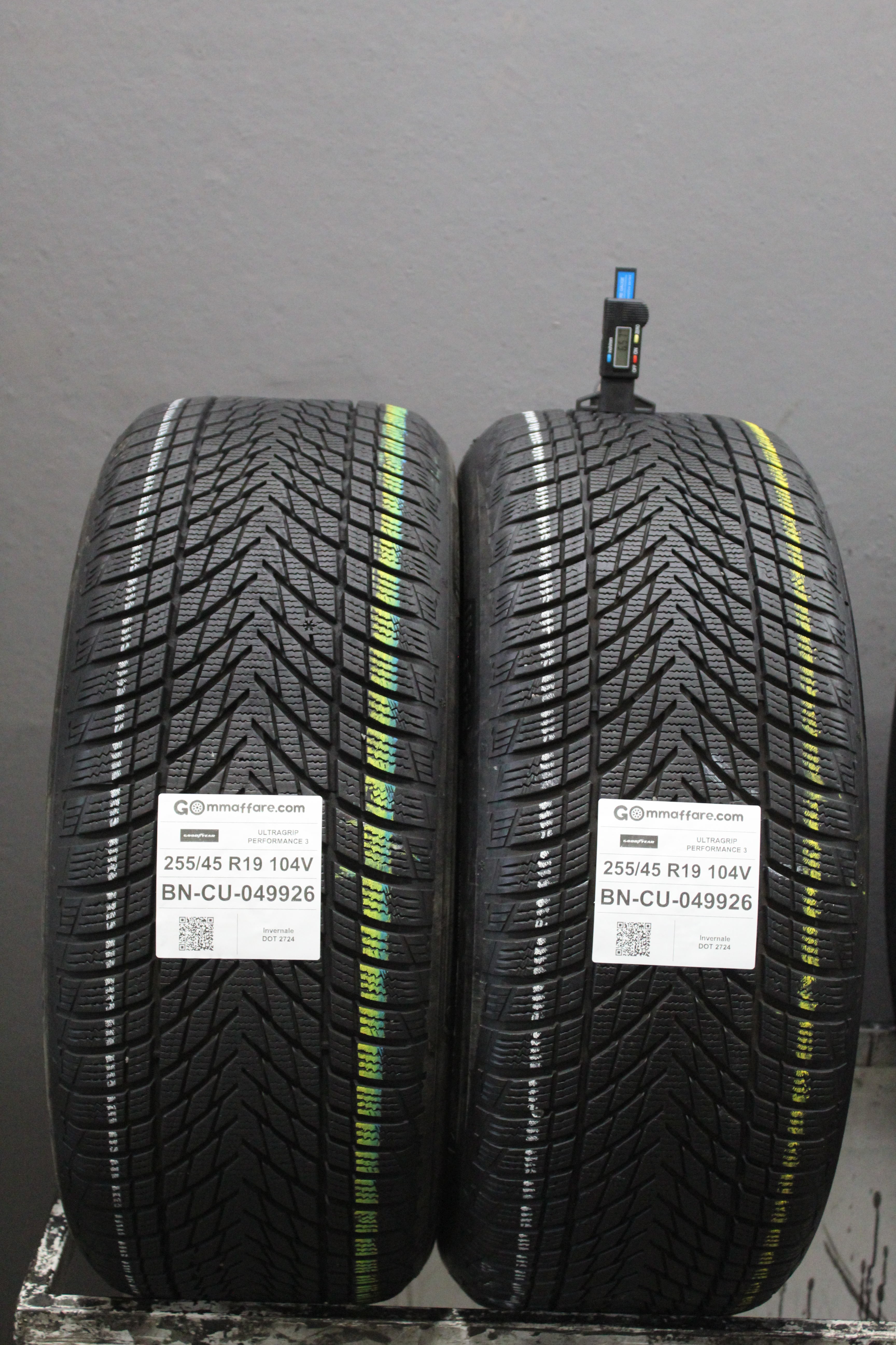 Goodyear ULTRAGRIP PERFORMANCE 3 255/45 R19
