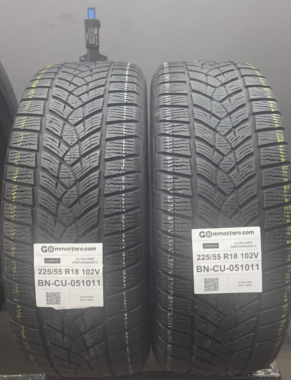 Goodyear ULTRA GRIP PERFORMANCE 2
