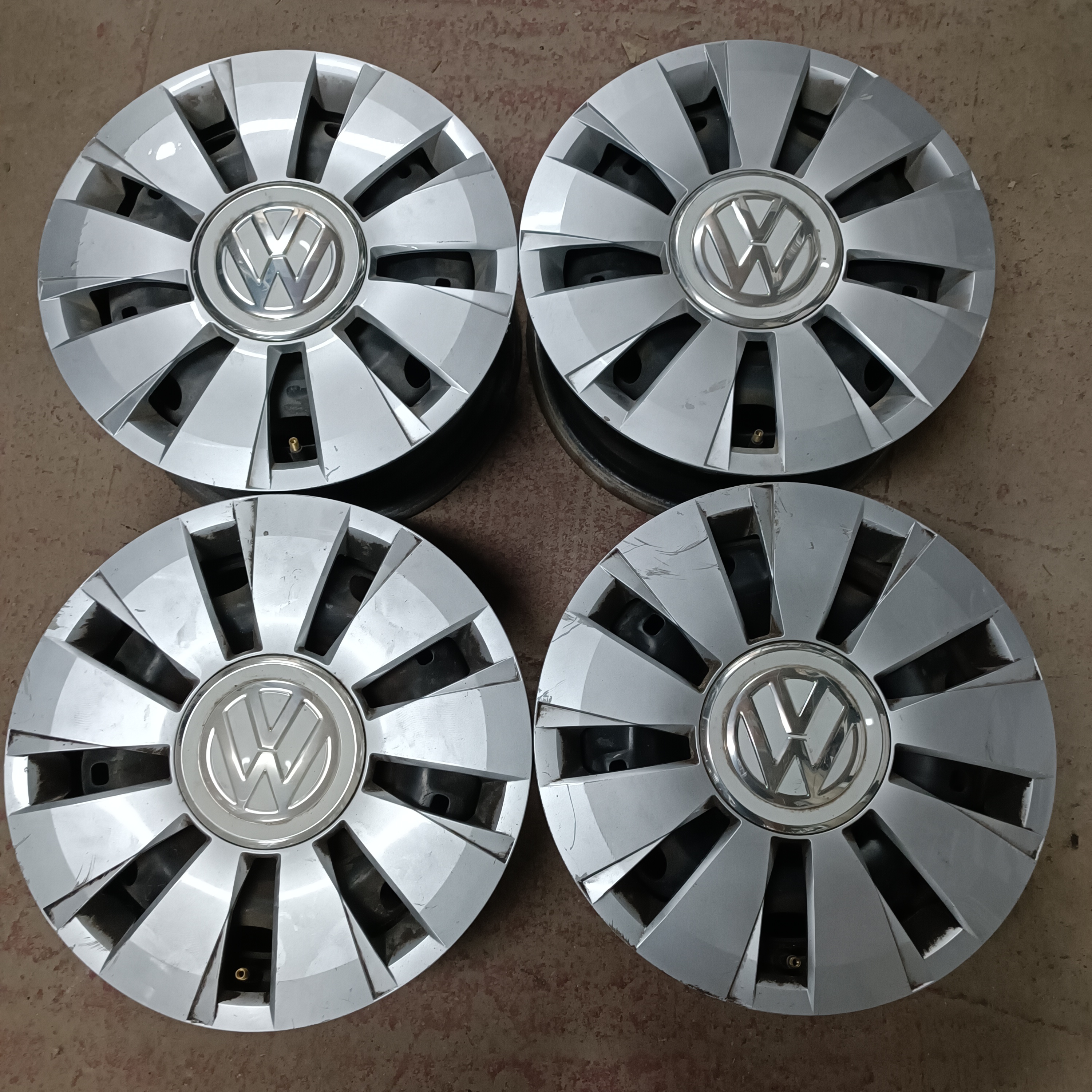 Volkswagen POLO - UP