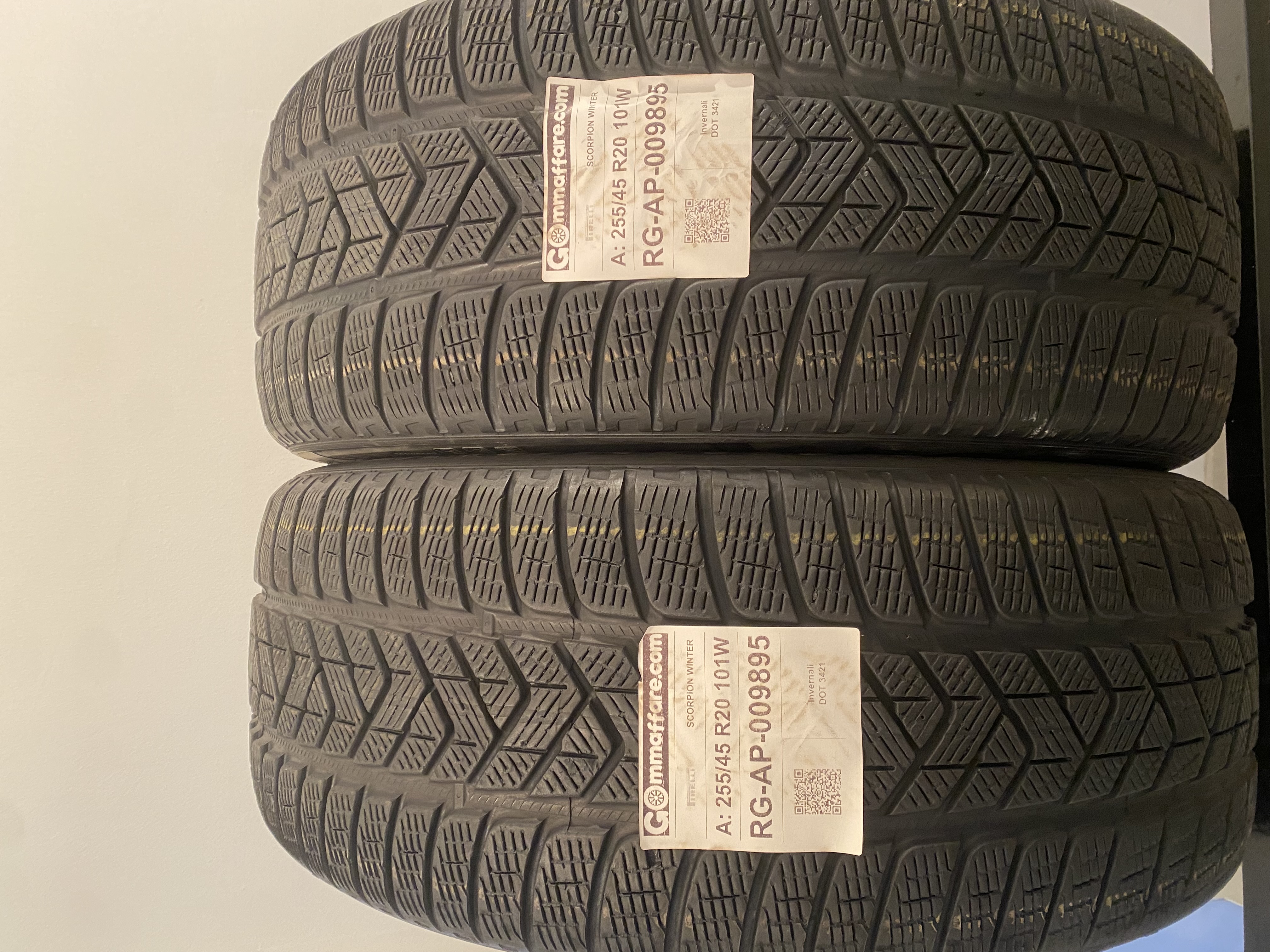 Pirelli SCORPION WINTER 255/45 R20