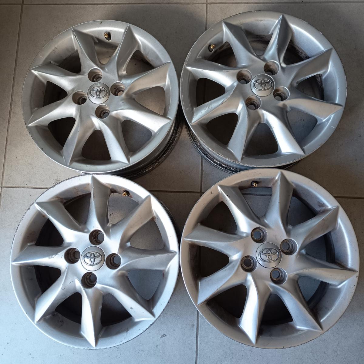 Toyota Yaris Aygo PZ406B0676 15"