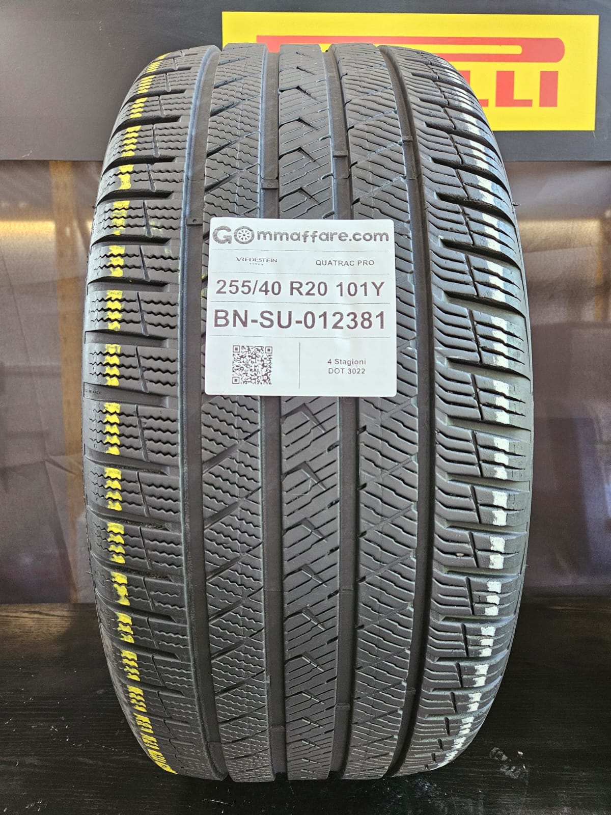 Vredestein QUATRAC PRO 255/40 R20