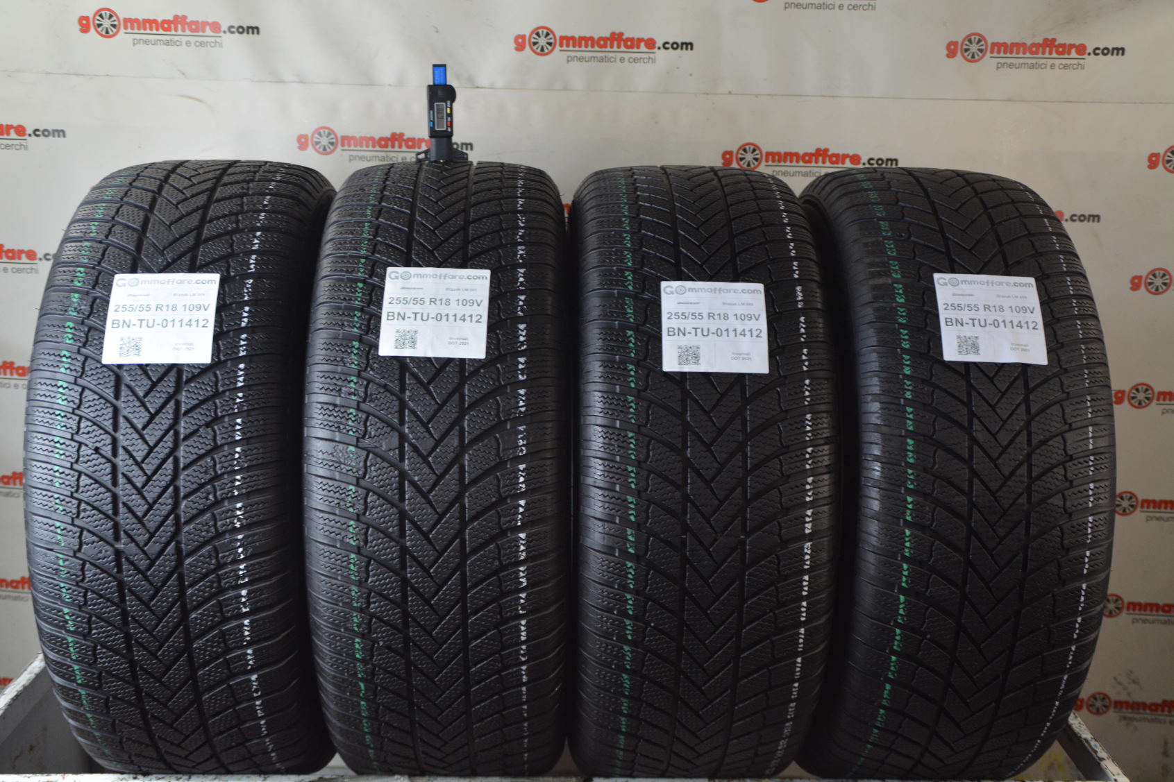 Bridgestone Blizzak LM 005 255/55 R18