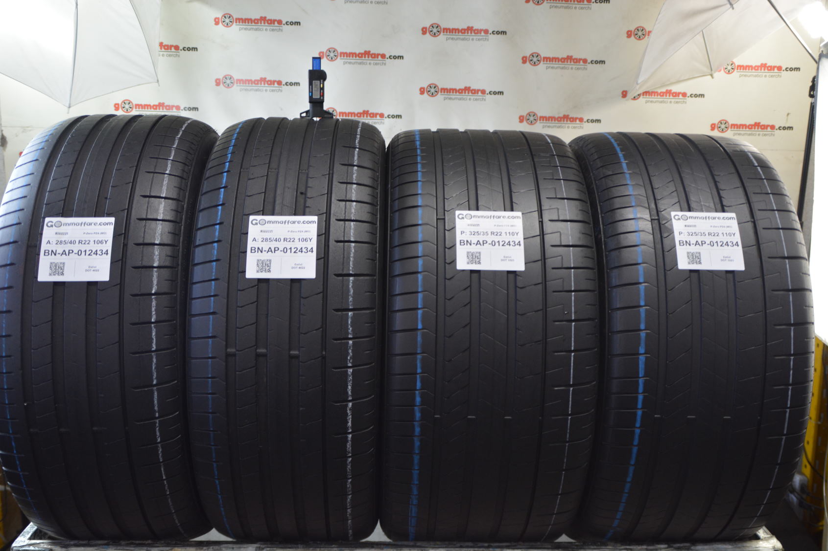 Pirelli P-Zero PZ4 (MO) 285/40 R22