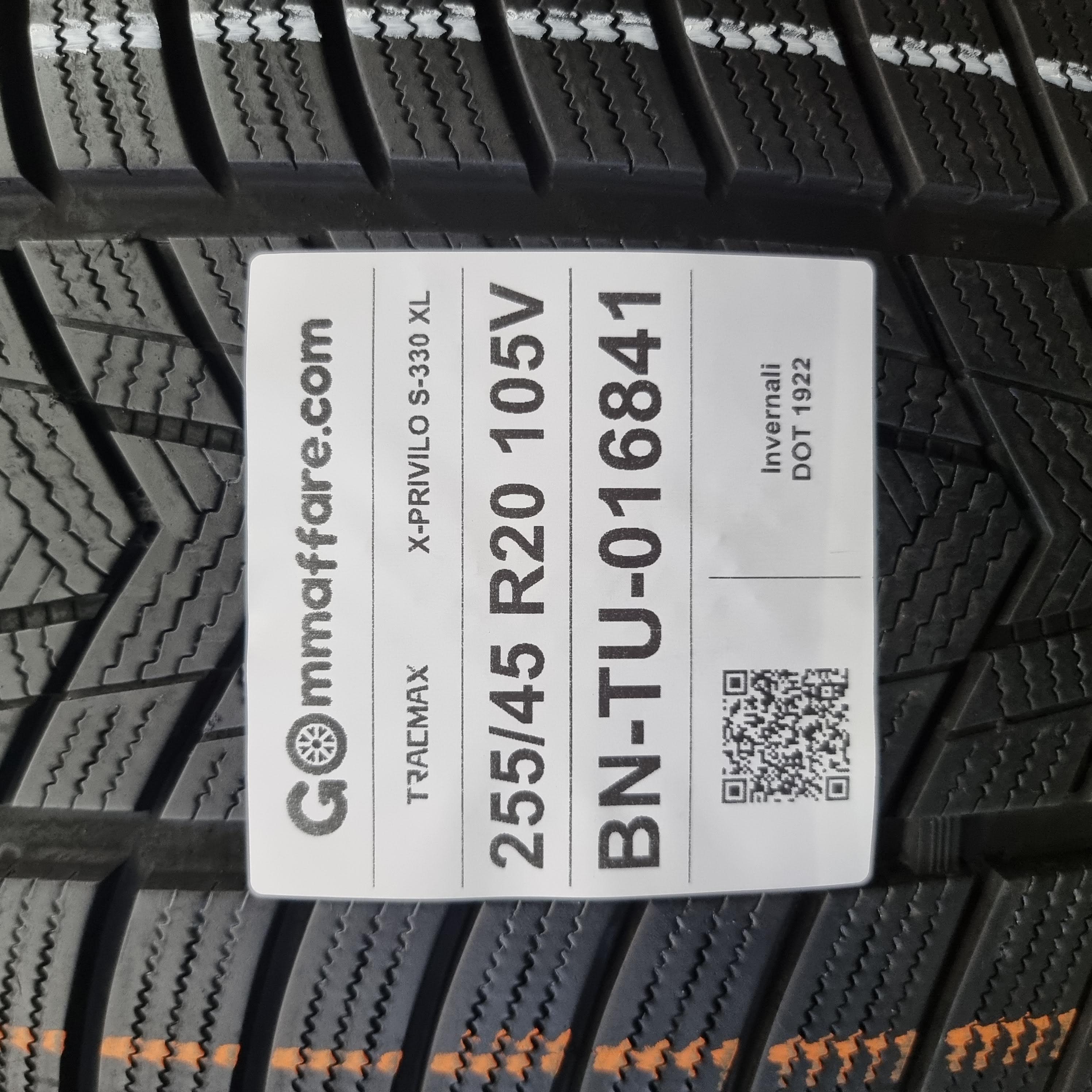 Tracmax X-PRIVILO S-330 XL 255/45 R20