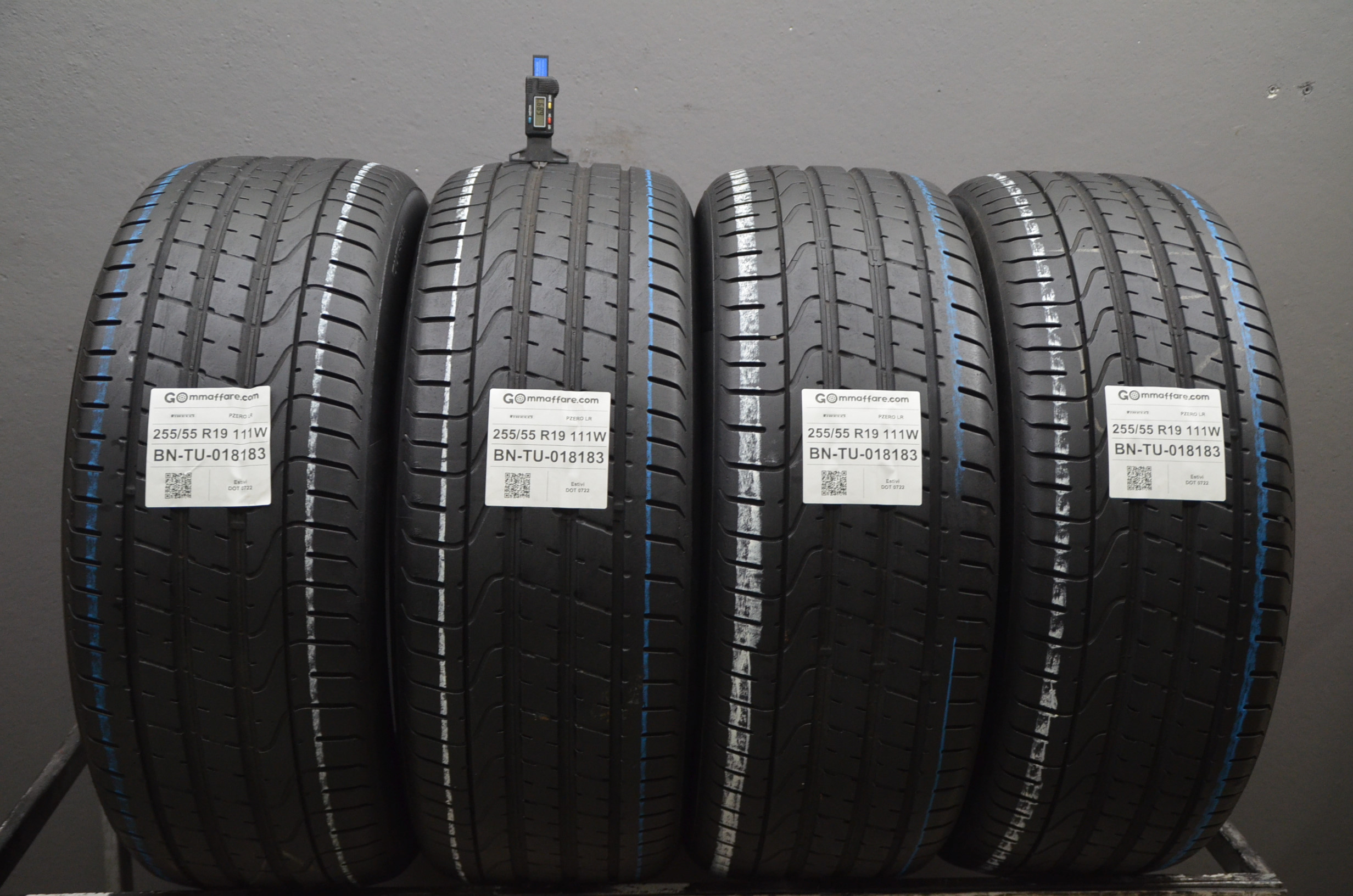 Pirelli PZERO LR 255/55 R19