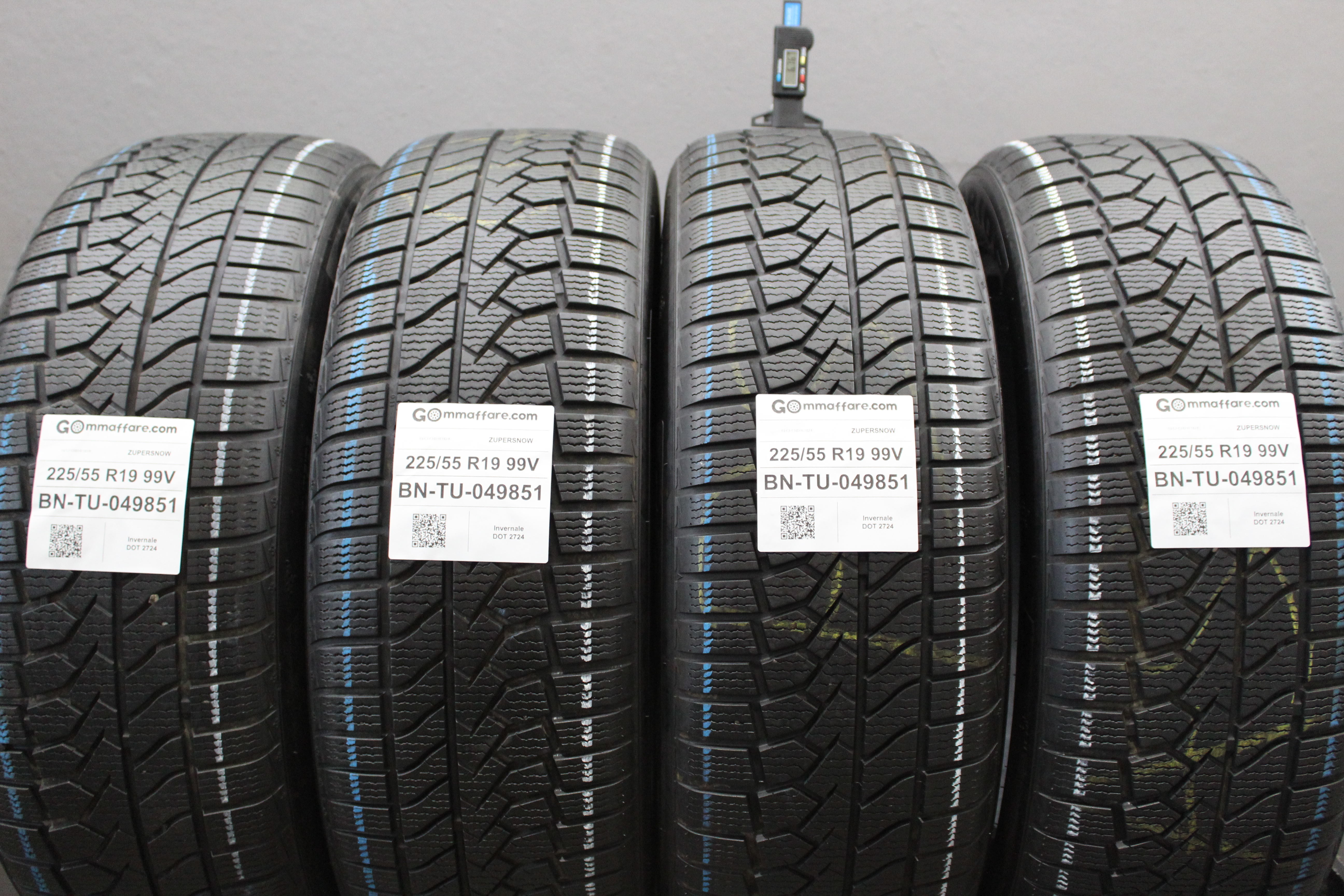 Goodride ZUPERSNOW 225/55 R19