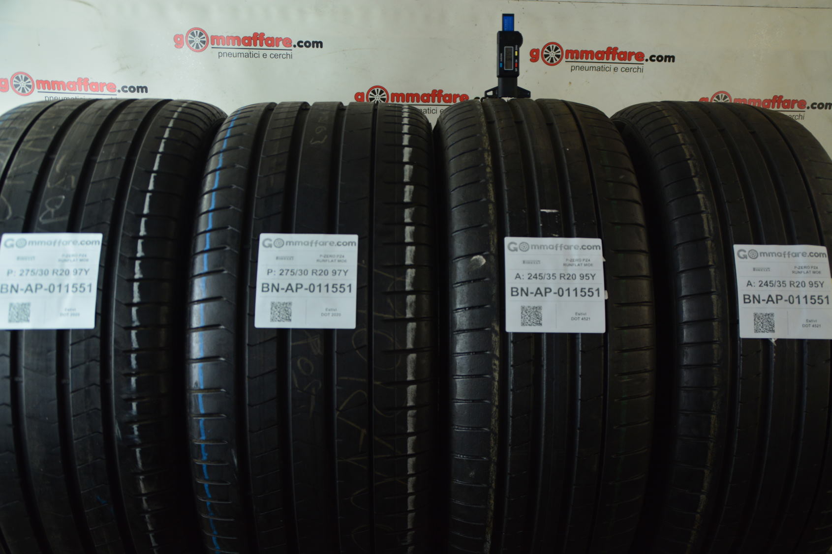 Pirelli P-ZERO PZ4 RUNFLAT MOE 245/35 R20