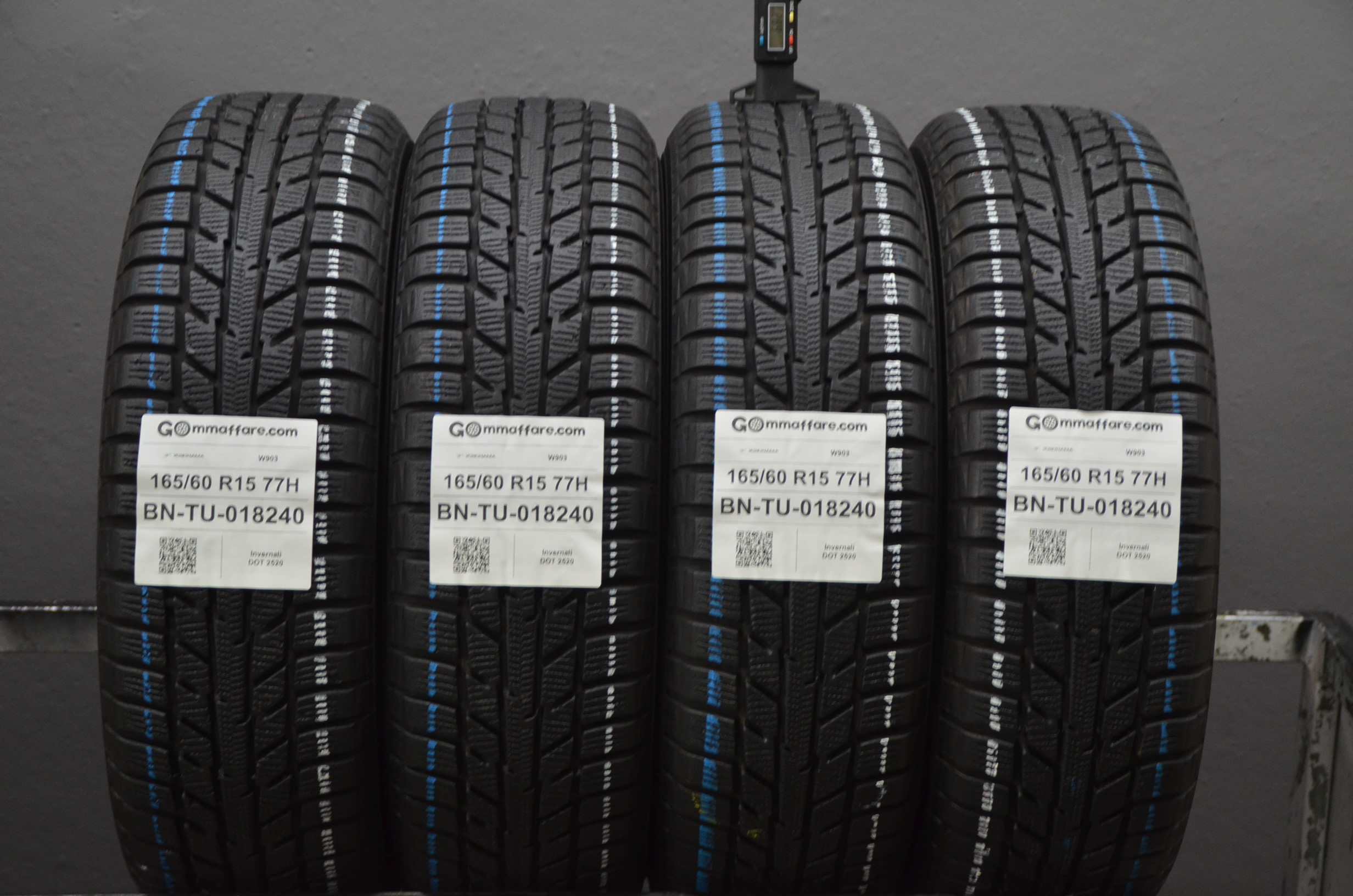 Yokohama W903 165/60 R15
