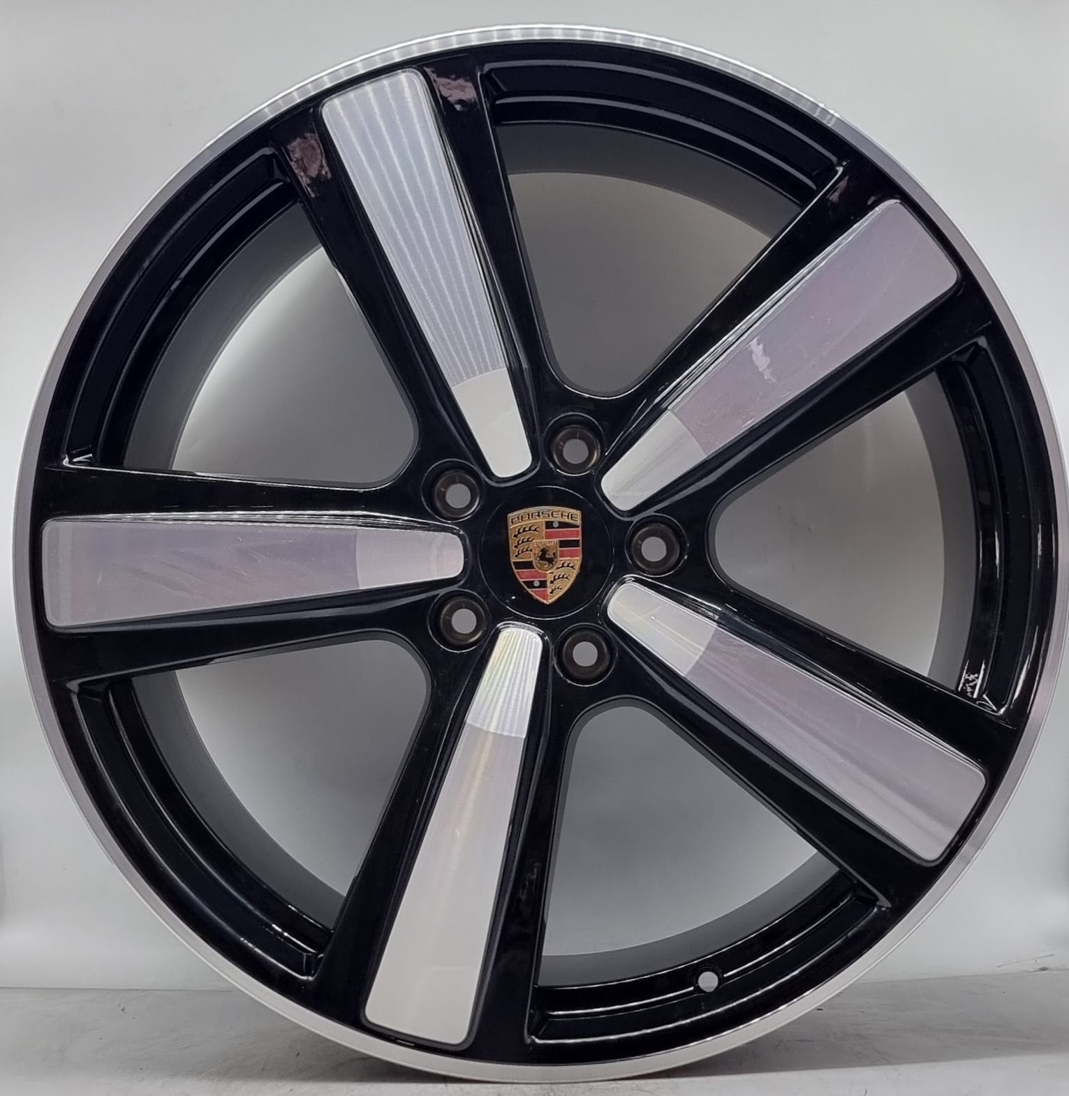 Porsche PORSCHE CAYENNE new 9y0.601.025.cp 22"