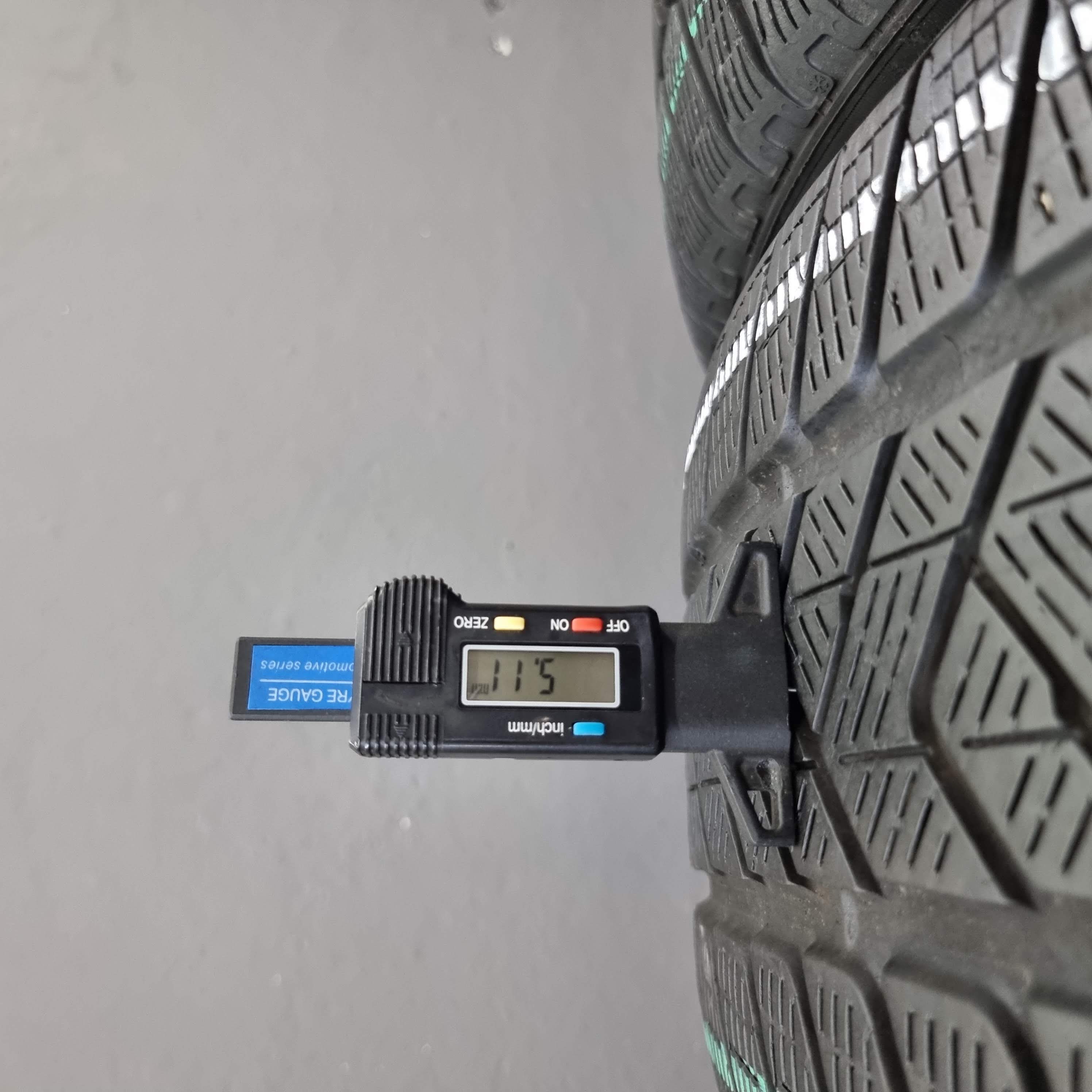 Pirelli SCORPION WINTER 255/55 R20