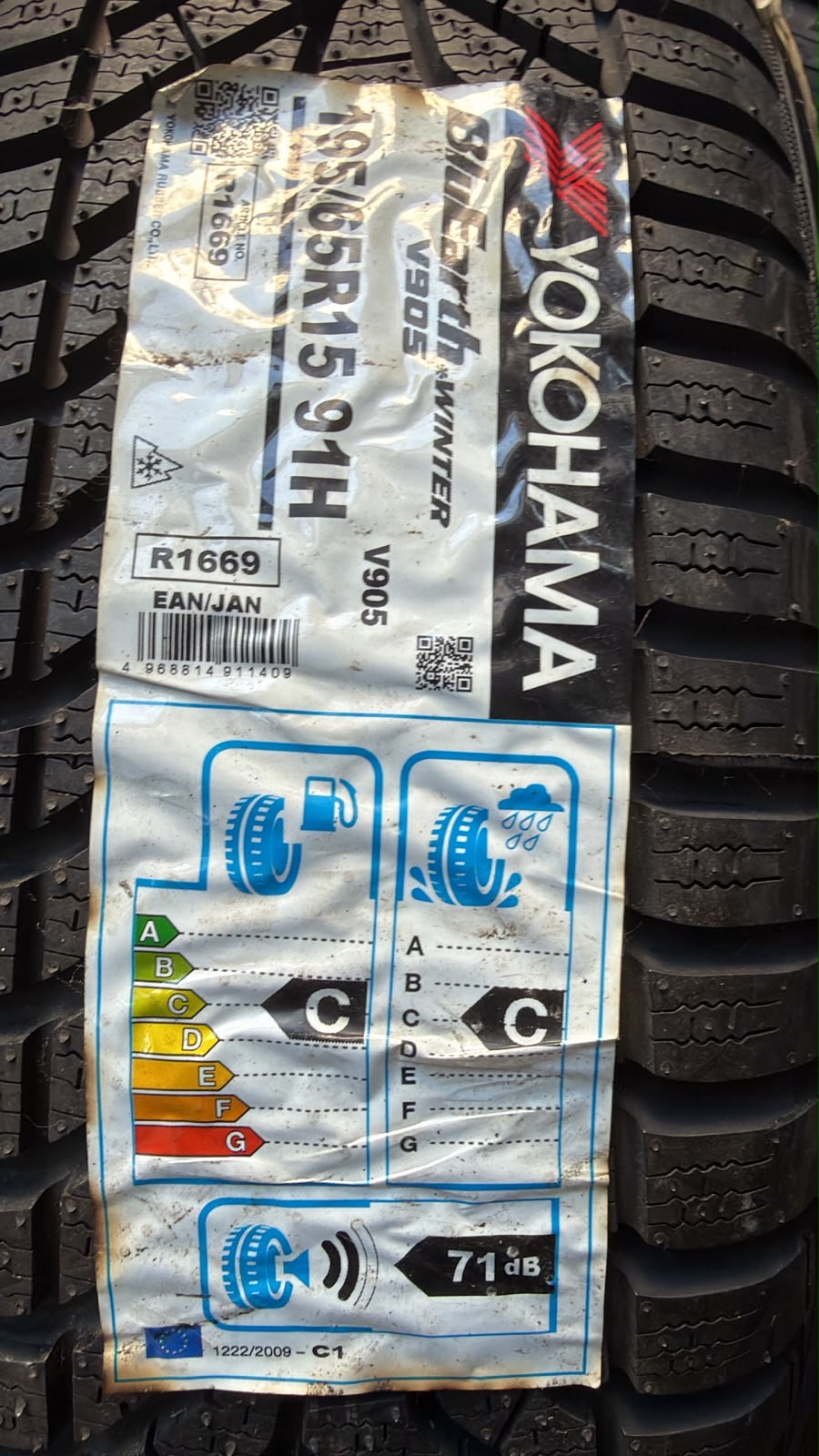 Yokohama BluEarth winter v905 195/65 R15