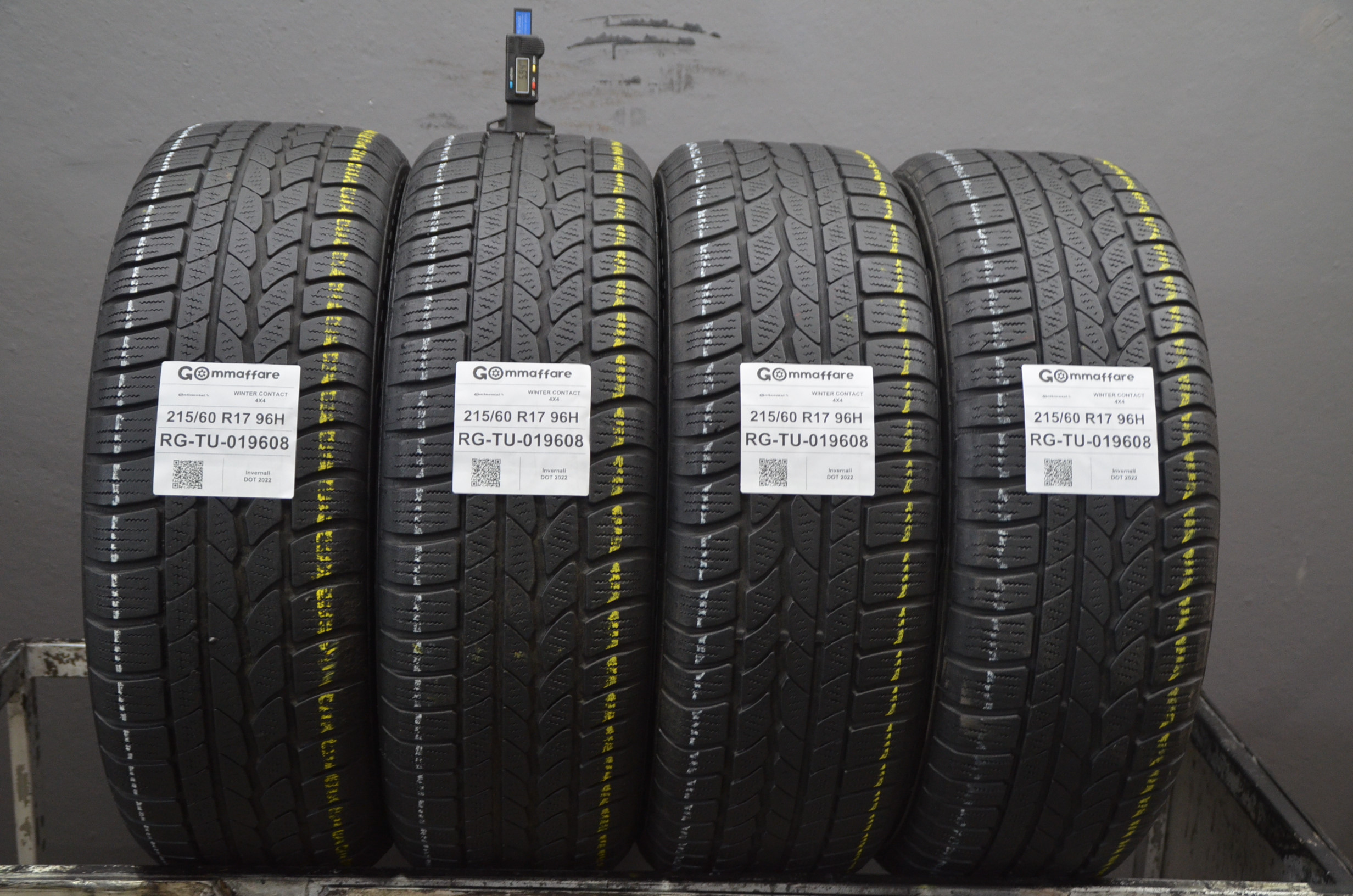 Continental WINTER CONTACT 4X4 215/60 R17