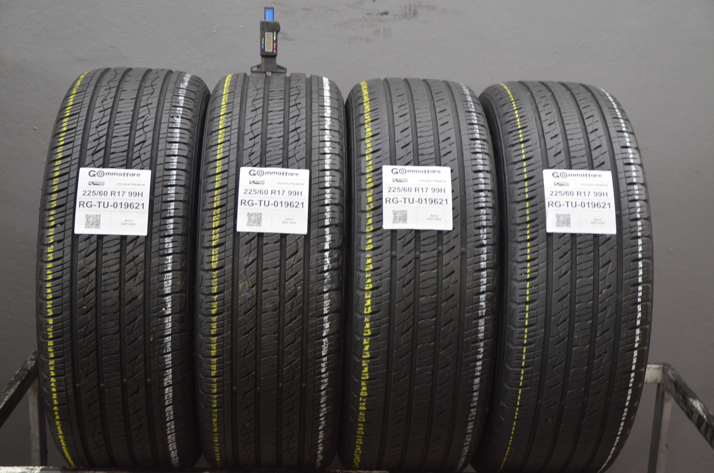 Kumho Tire CRUGEN PREMIUM 225/60 R17