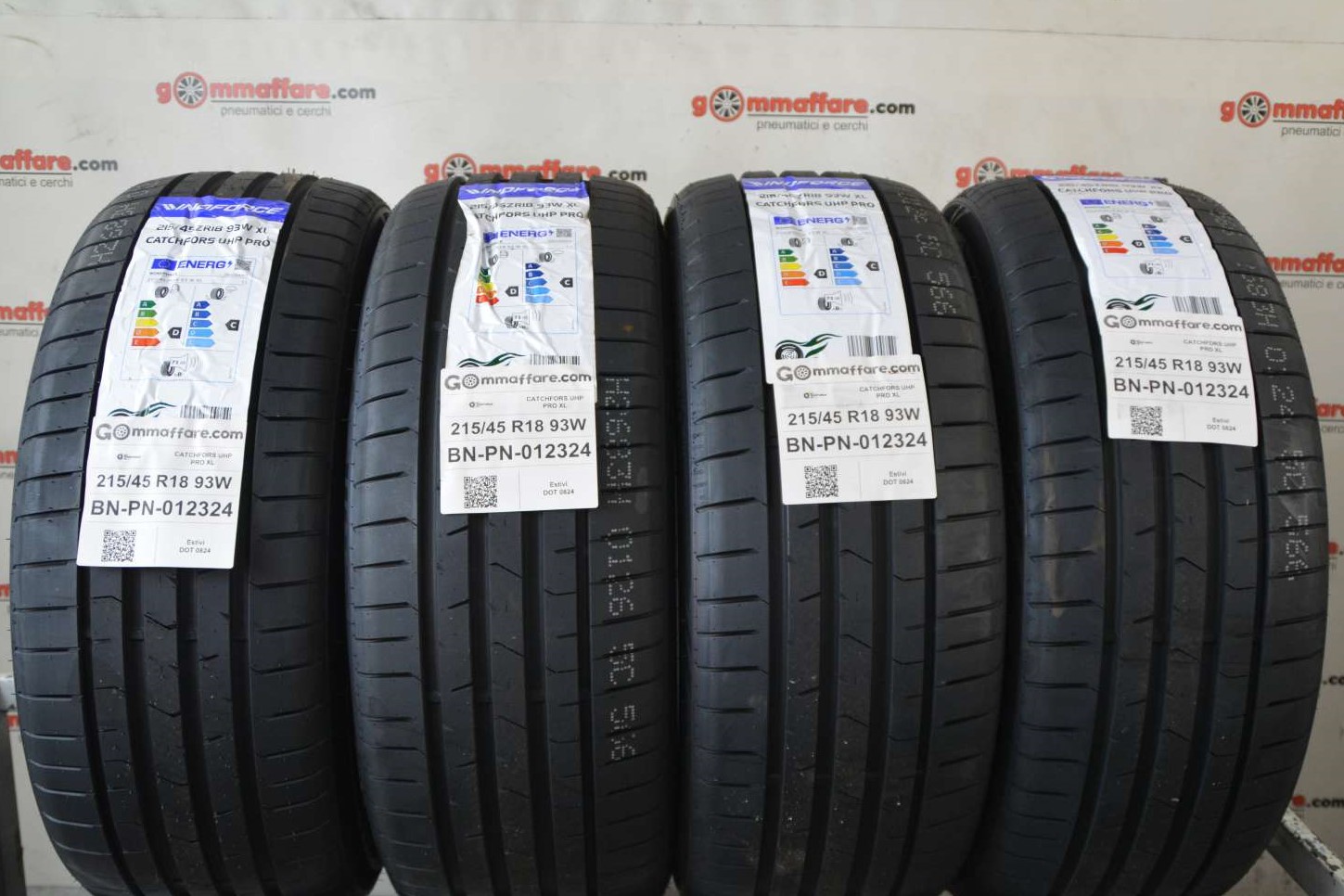 Windforce CATCHFORS UHP PRO  XL 215/45 R18