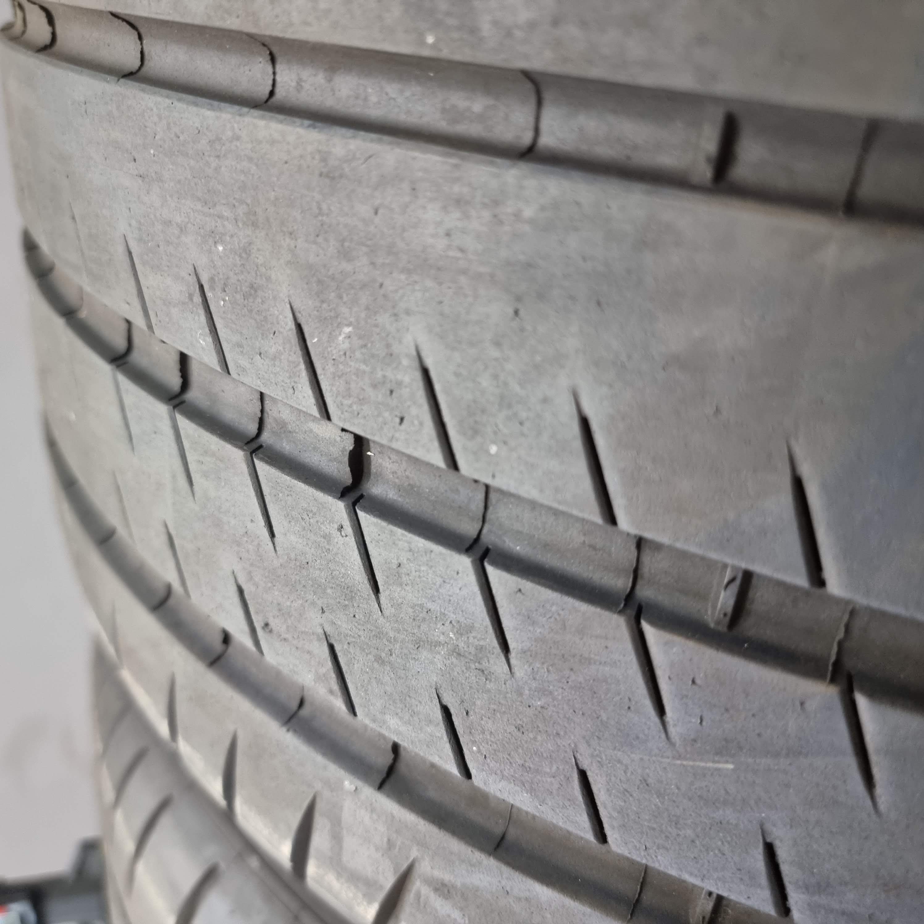 Michelin PILOT SPORT CUP 2 N1 305/30 R20