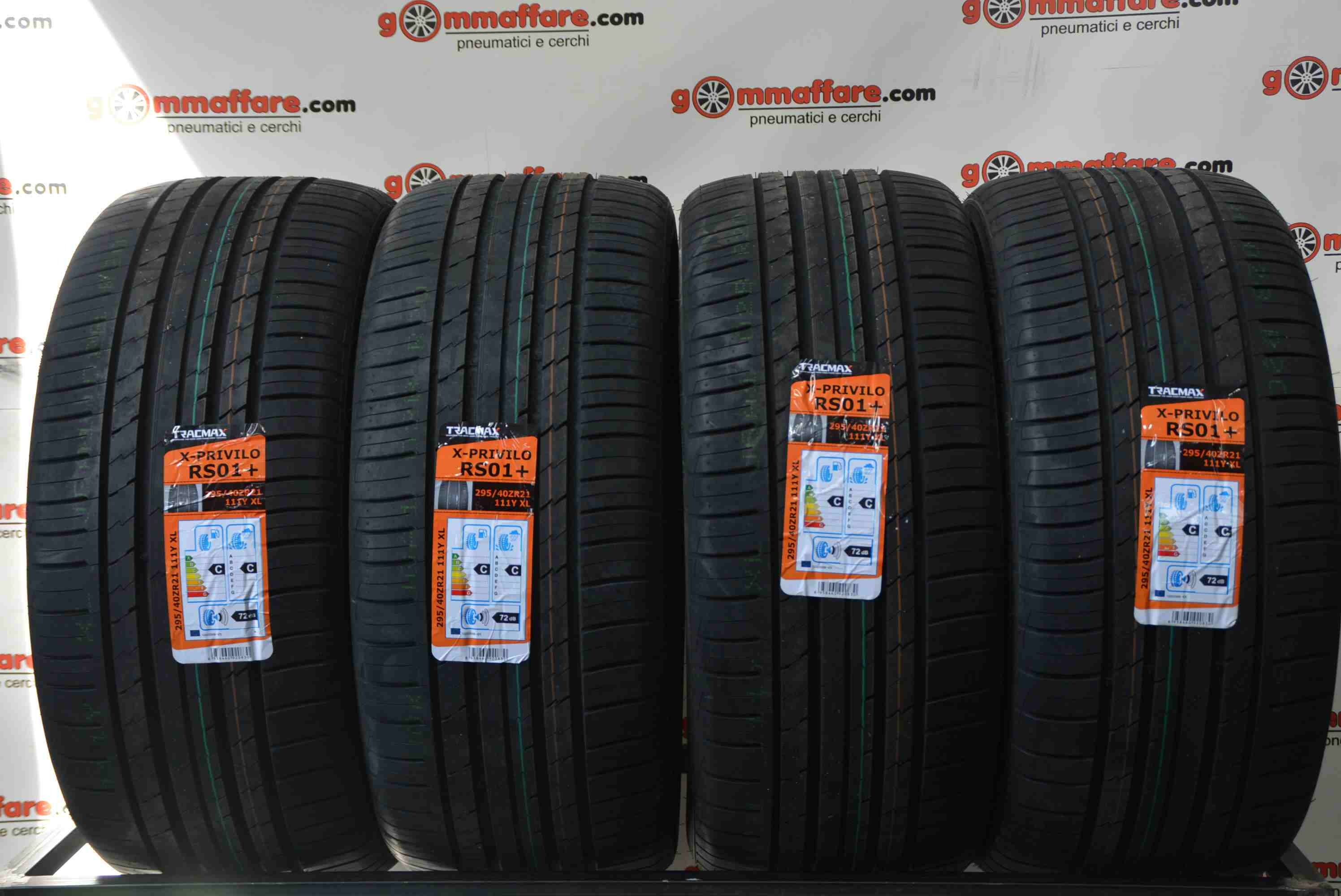 Tracmax X Privilo RS01 + XL 295/40 R21